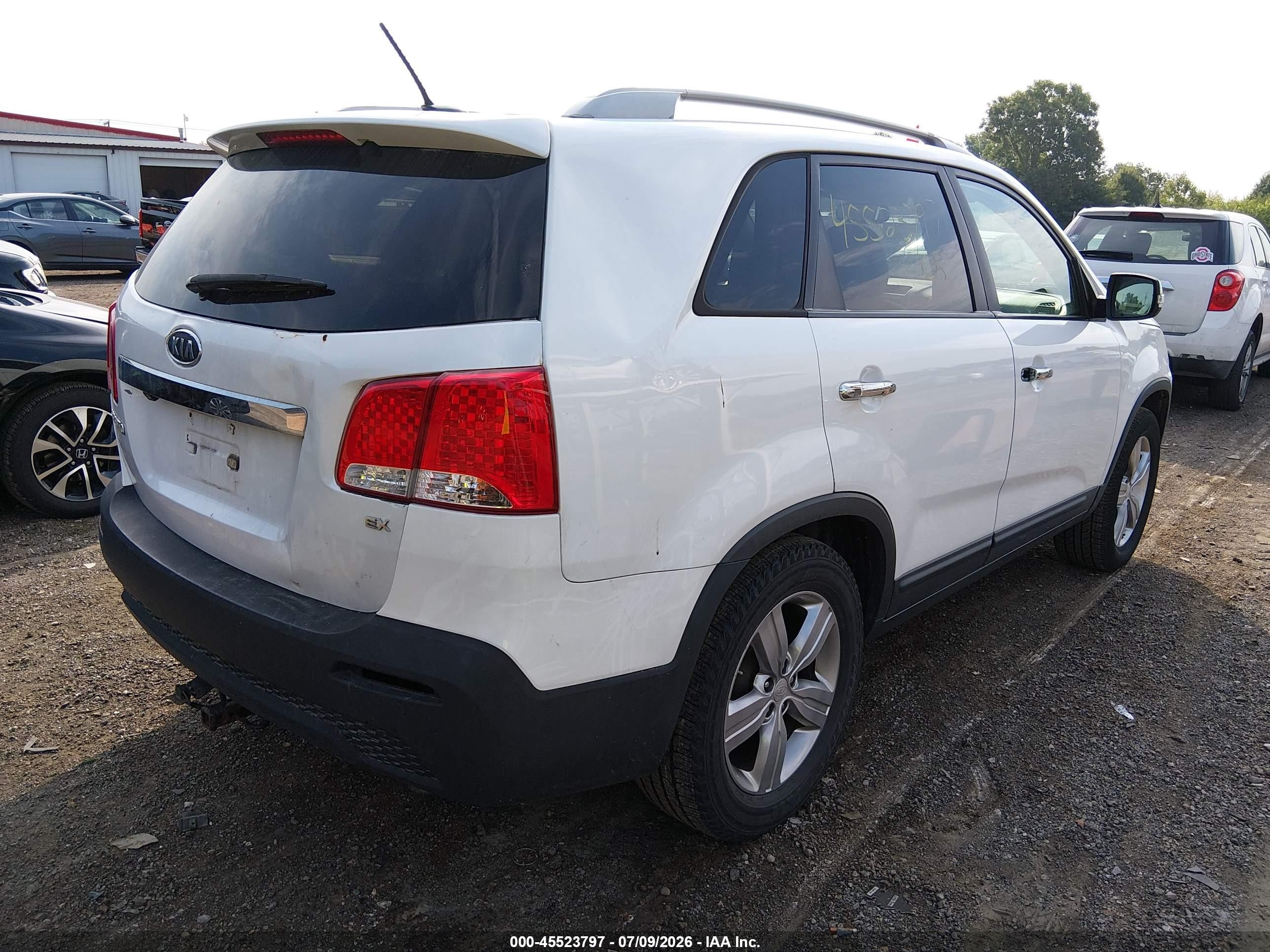2013 Kia Sorento Ex White vin: 5XYKU4A64DG333020
