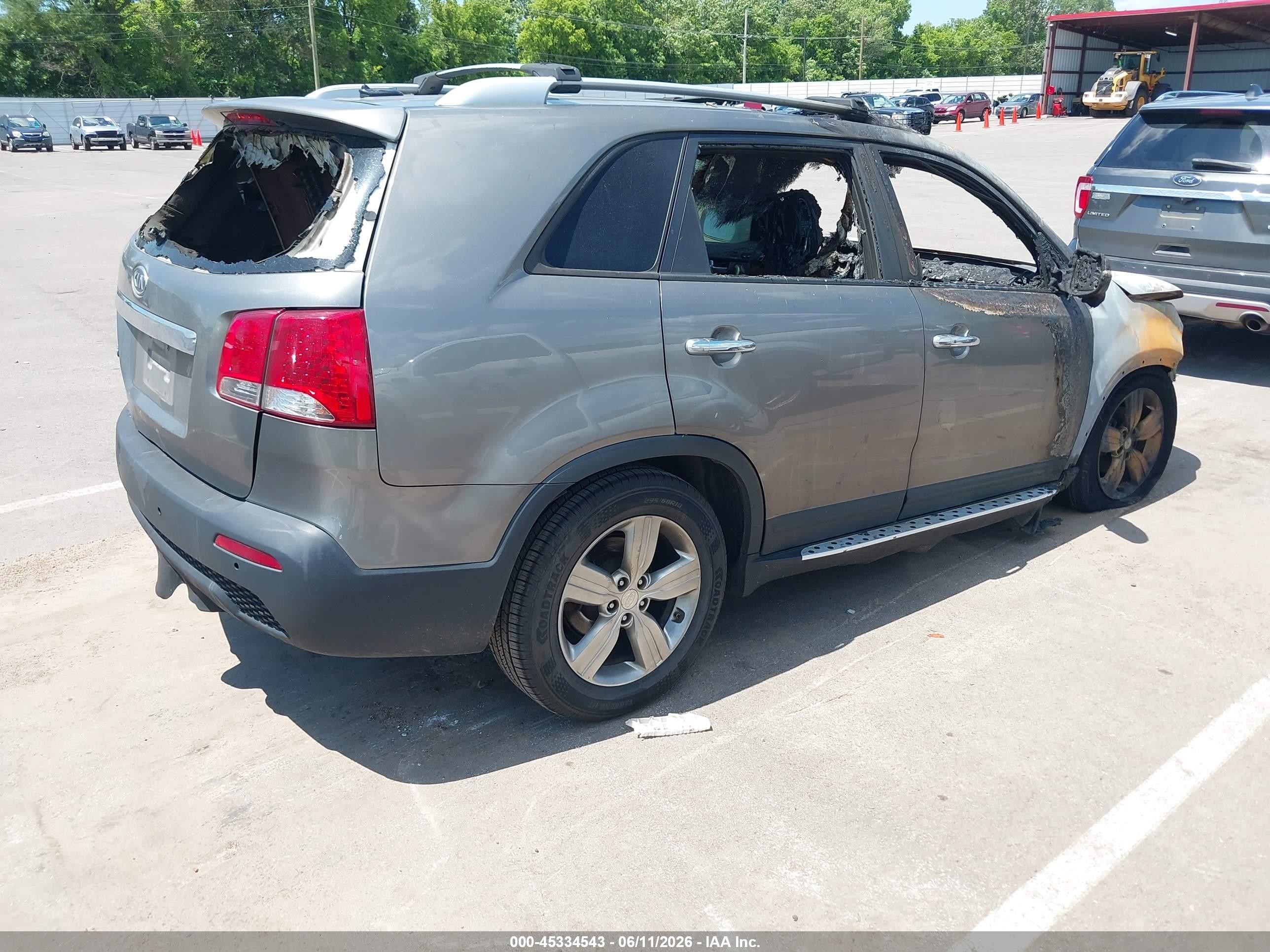 2013 Kia Sorento Ex Серый vin: 5XYKU4A69DG323969