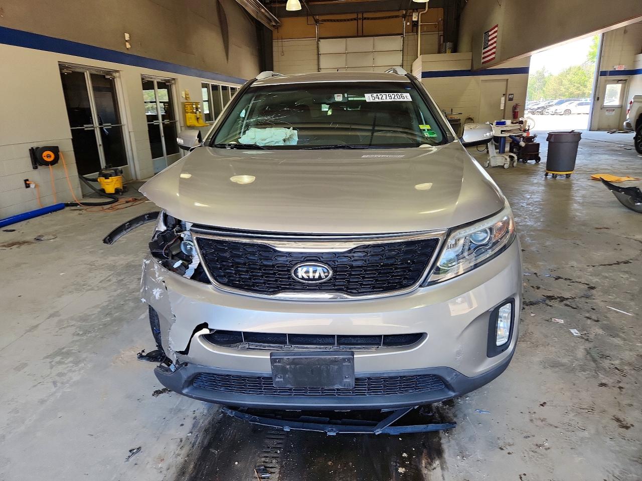 2015 Kia Borrego Silver vin: 5XYKU4A73FG632641