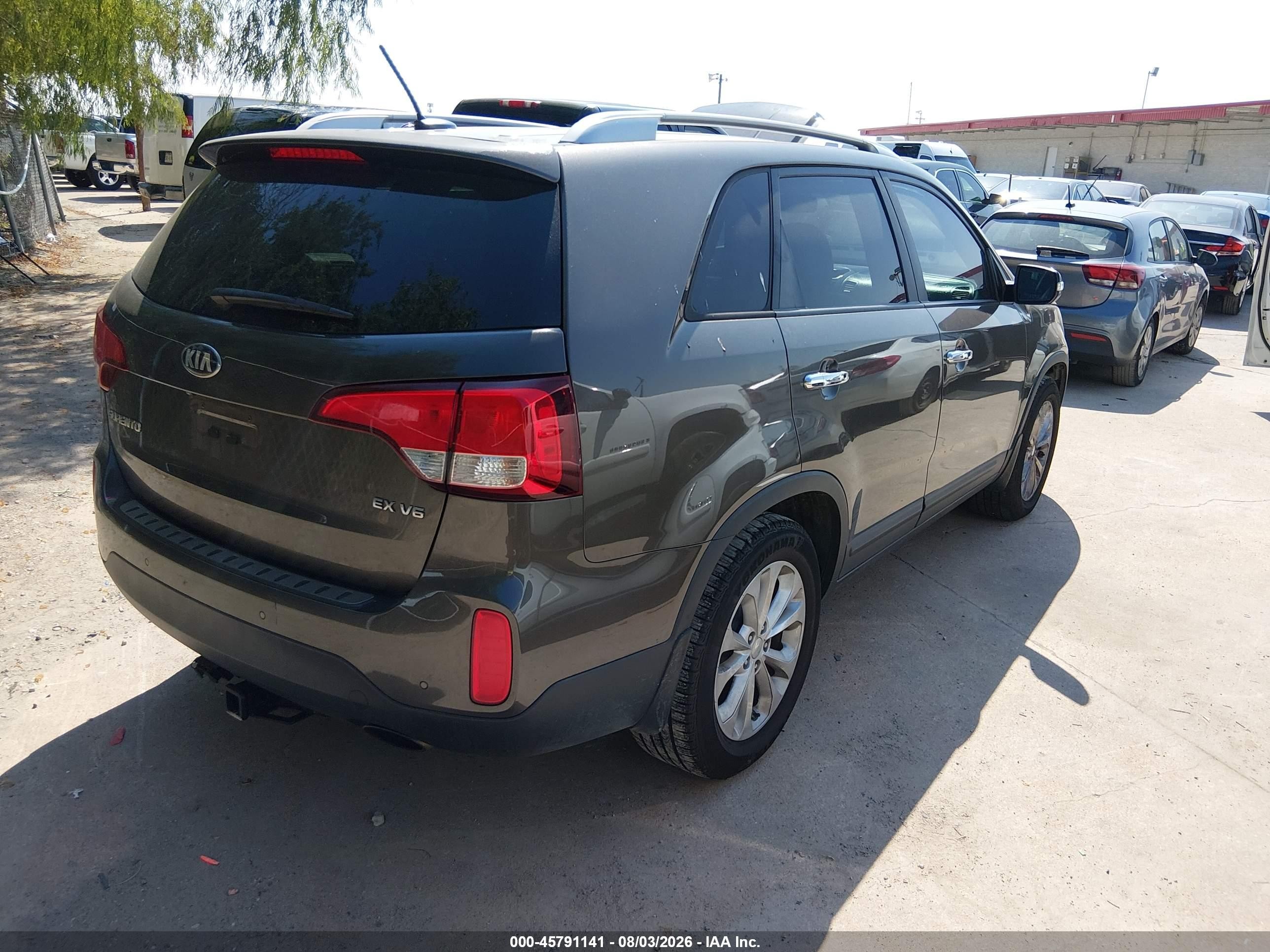 2015 Kia Sorento Ex V6 Серебряный vin: 5XYKU4A75FG631684