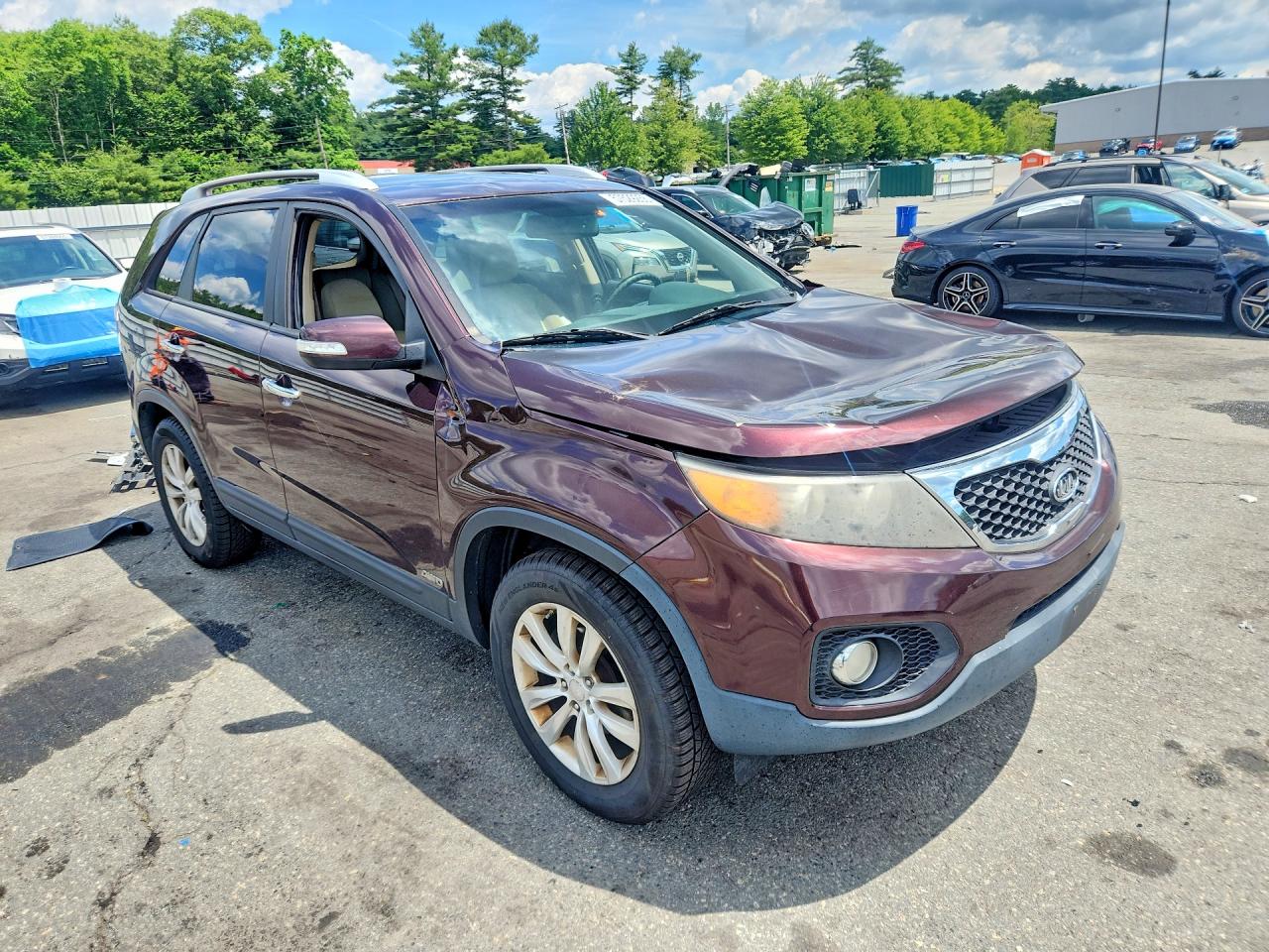 2011 Kia Sorento Ex Maroon vin: 5XYKUDA10BG038465