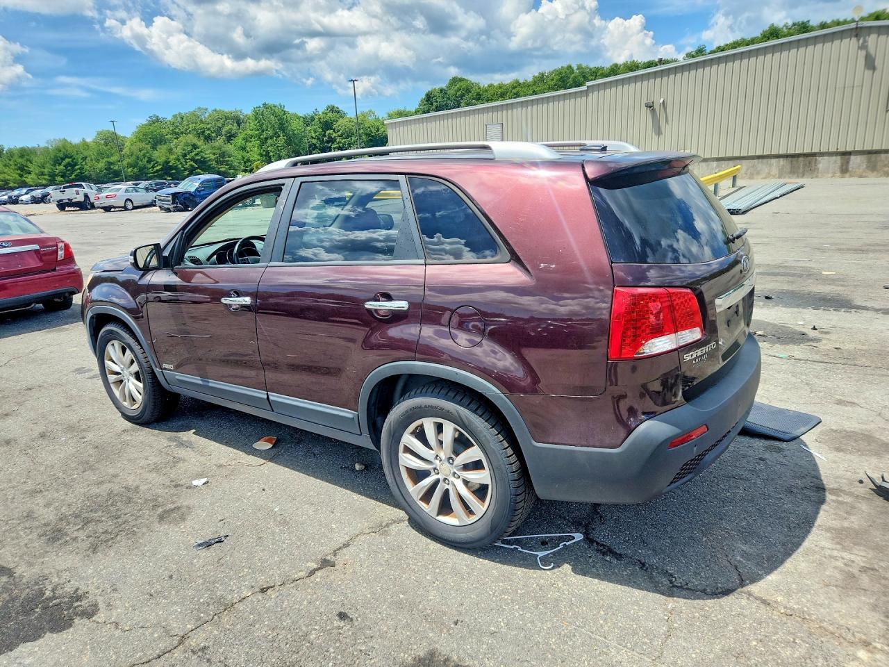 2011 Kia Sorento Ex Maroon vin: 5XYKUDA10BG038465