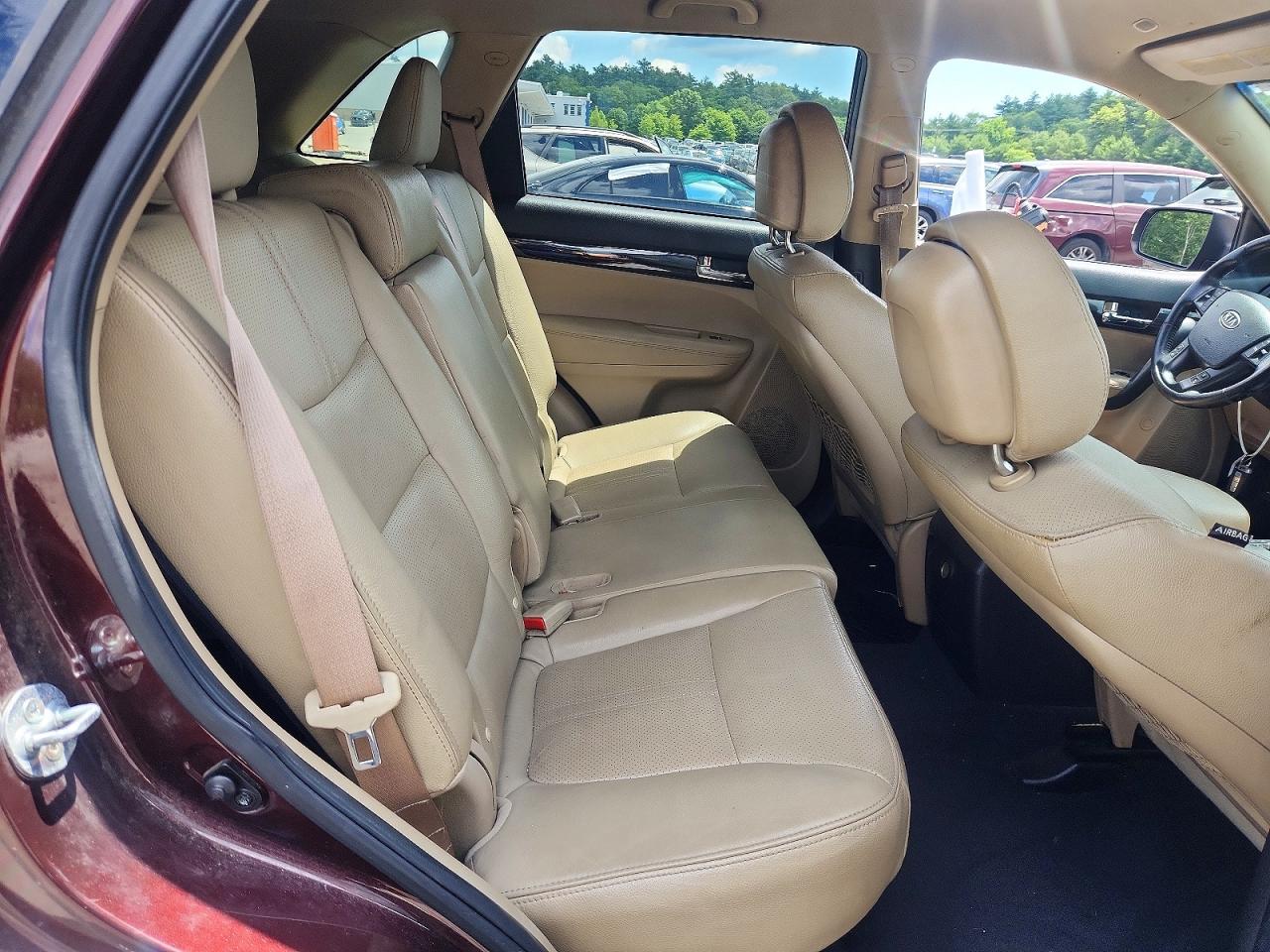 2011 Kia Sorento Ex Maroon vin: 5XYKUDA10BG038465