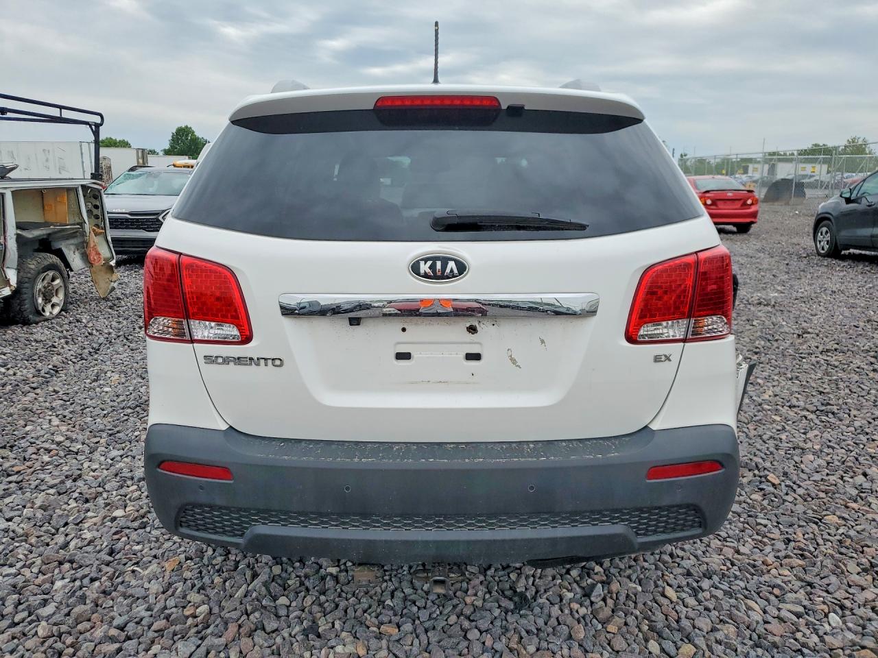 2011 Kia Sorento Ex White vin: 5XYKUDA15BG084325