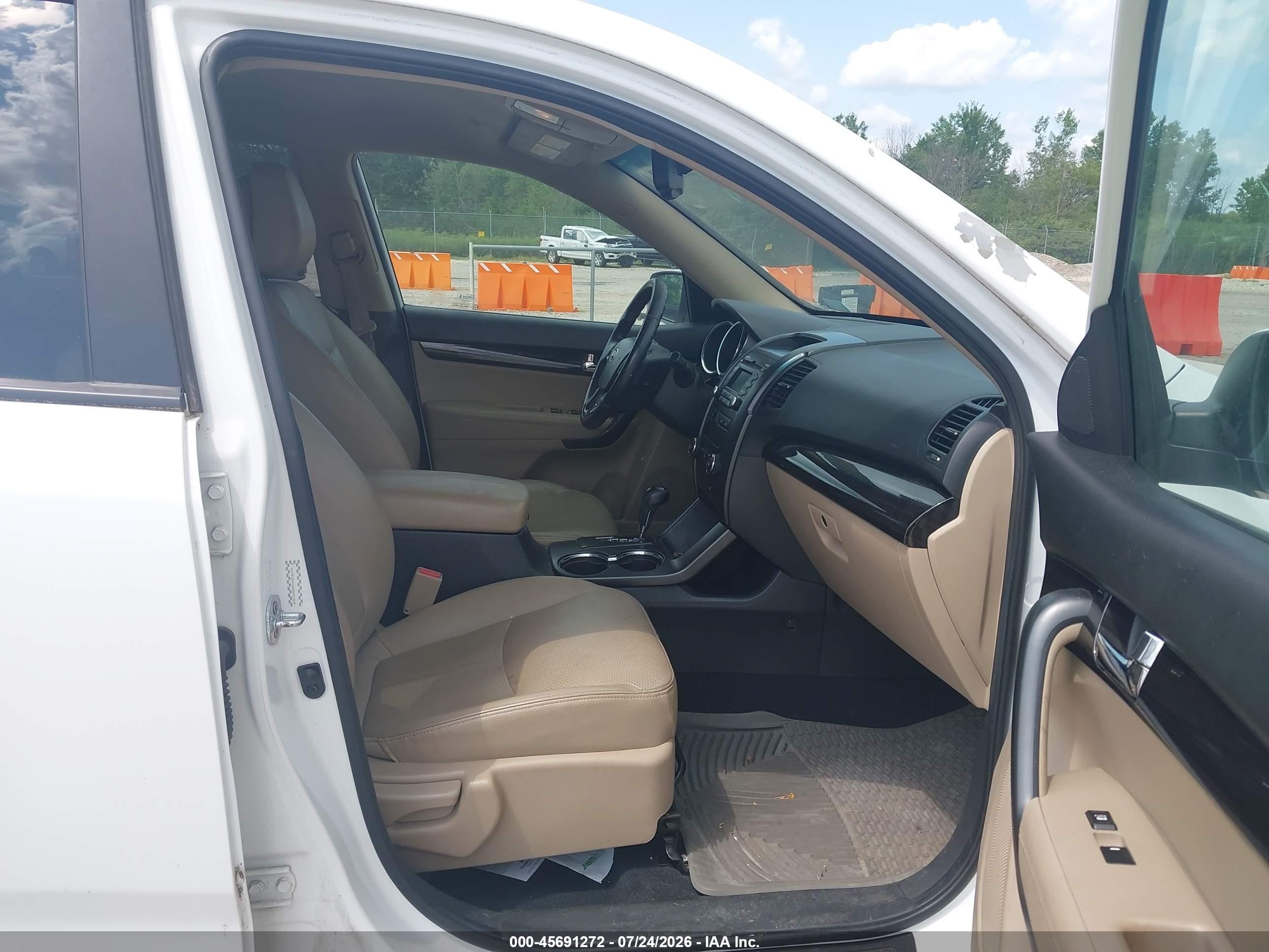 2011 Kia Sorento Ex White vin: 5XYKUDA16BG001369