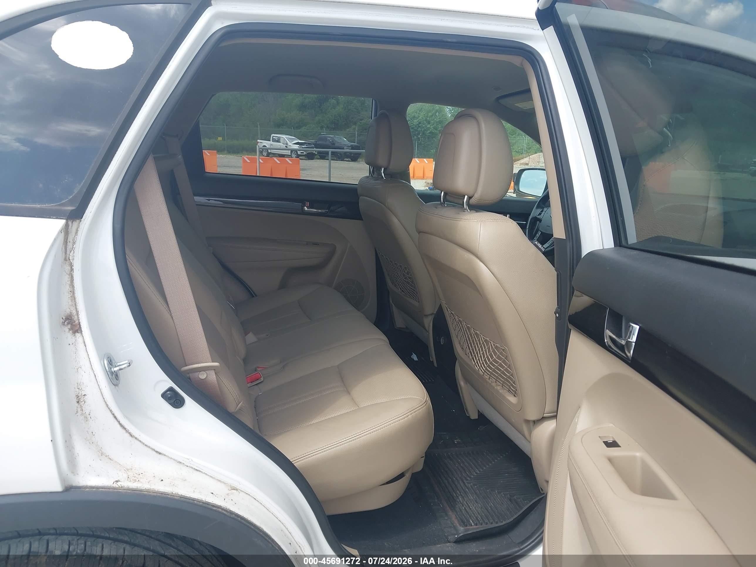 2011 Kia Sorento Ex White vin: 5XYKUDA16BG001369