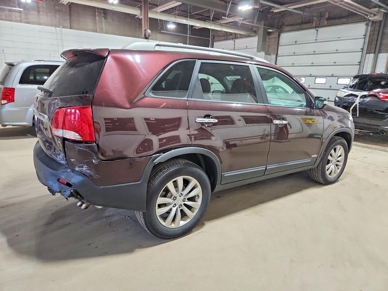 2011 Kia Sorento Ex Red vin: 5XYKUDA16BG118465