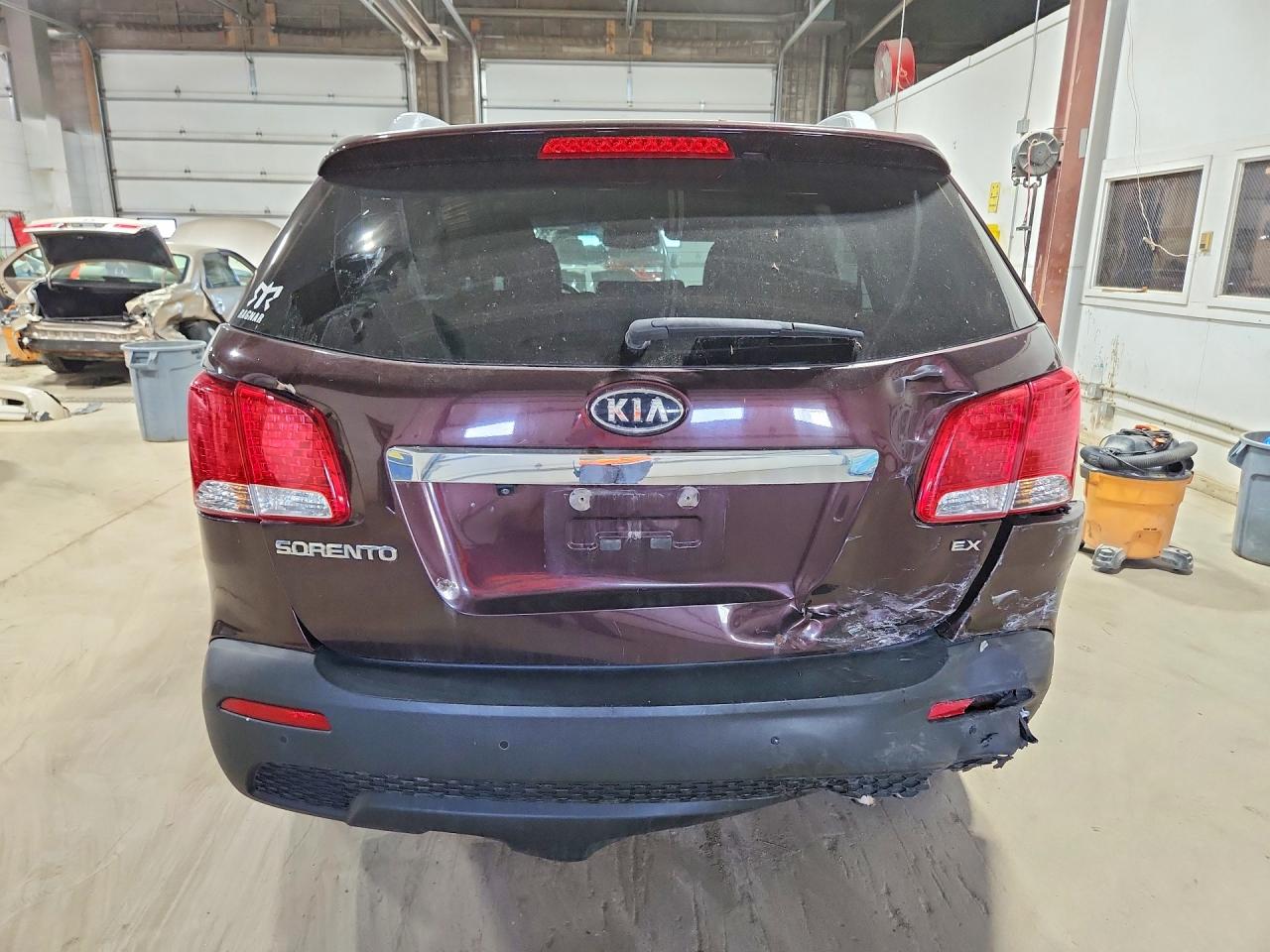 2011 Kia Sorento Ex Red vin: 5XYKUDA16BG118465