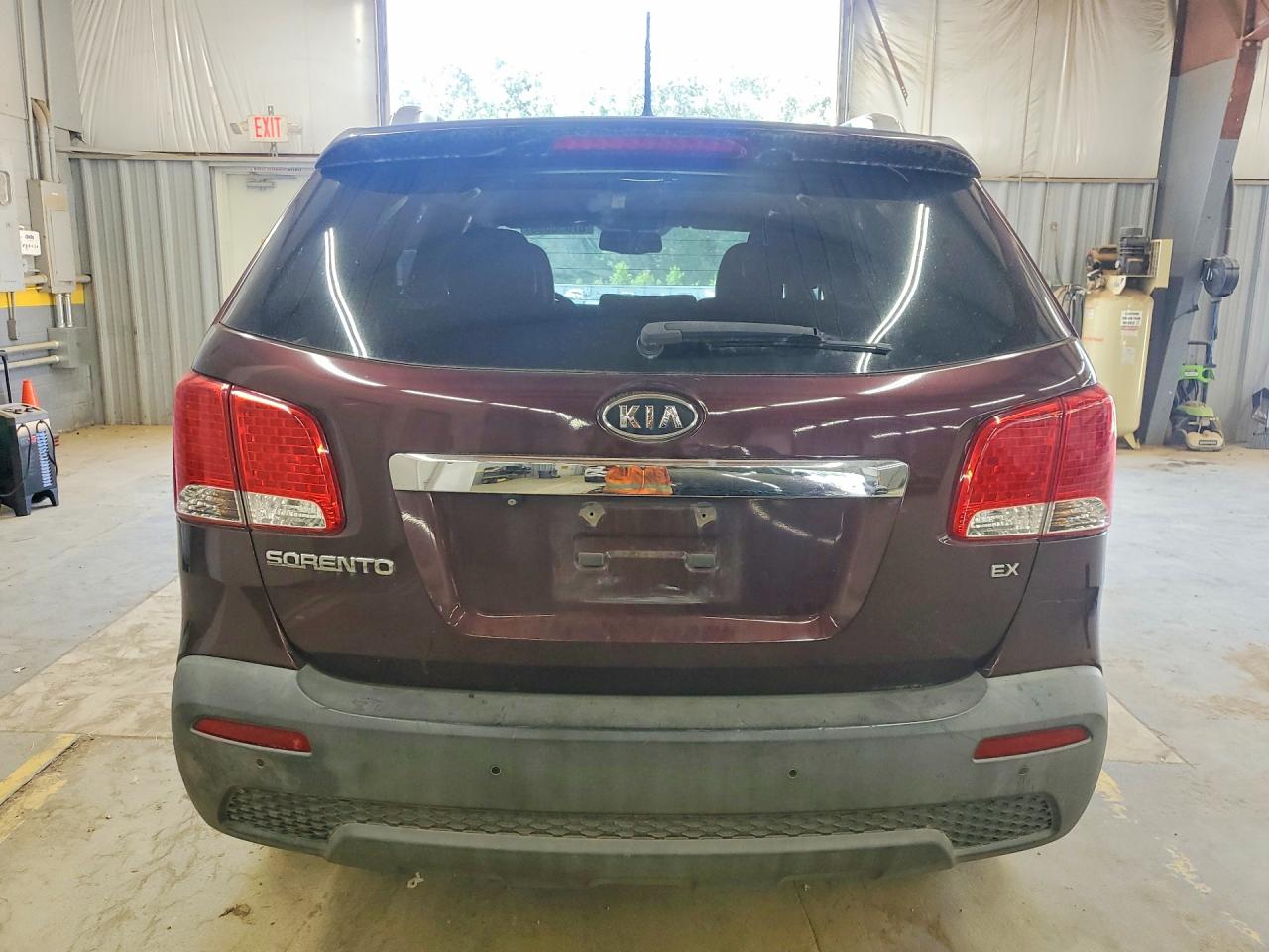2011 Kia Sorento Ex Maroon vin: 5XYKUDA1XBG064183