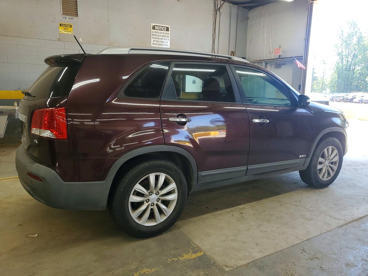 2011 Kia Sorento Ex Maroon vin: 5XYKUDA1XBG064183