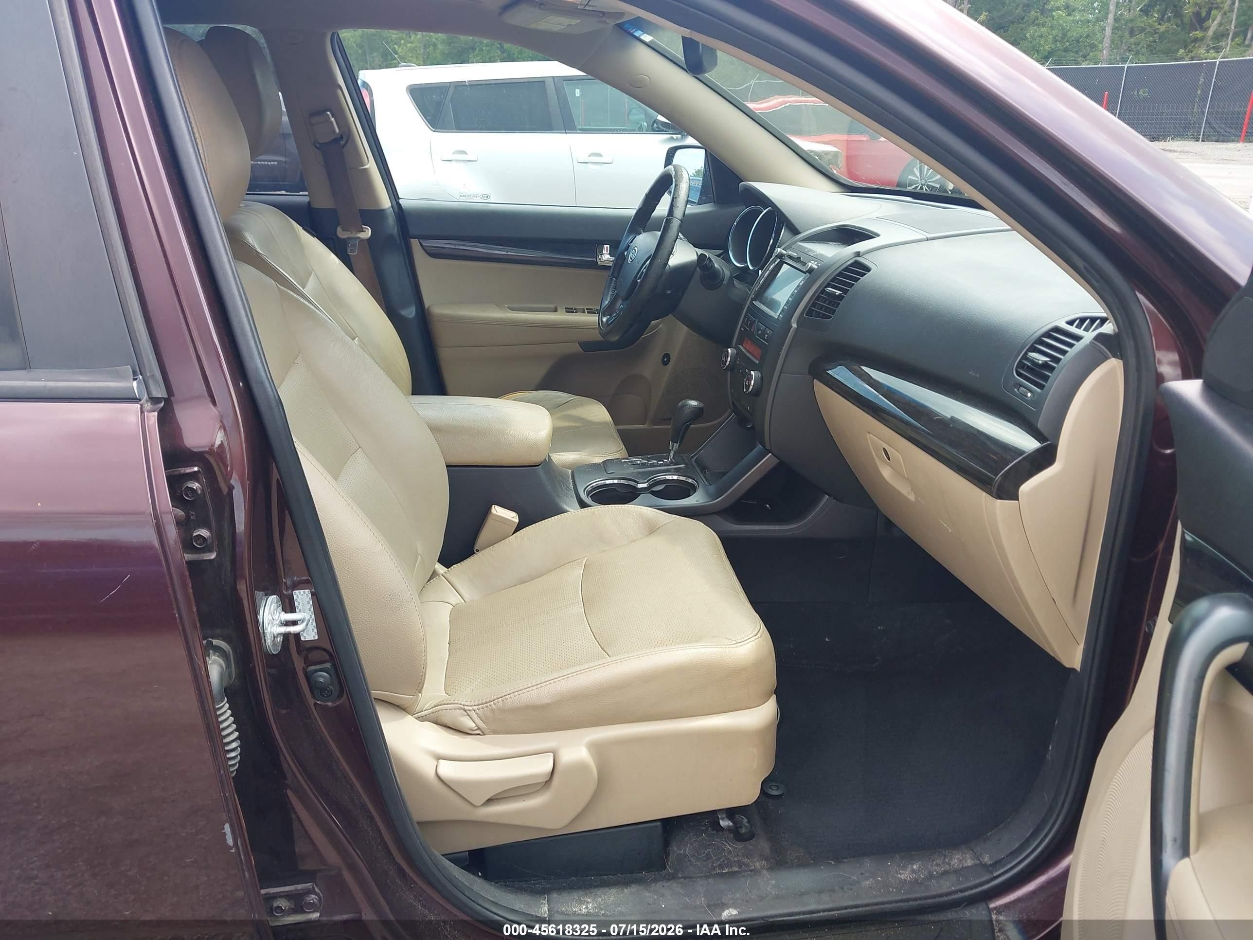 2011 Kia Sorento Ex V6 Maroon vin: 5XYKUDA21BG055820