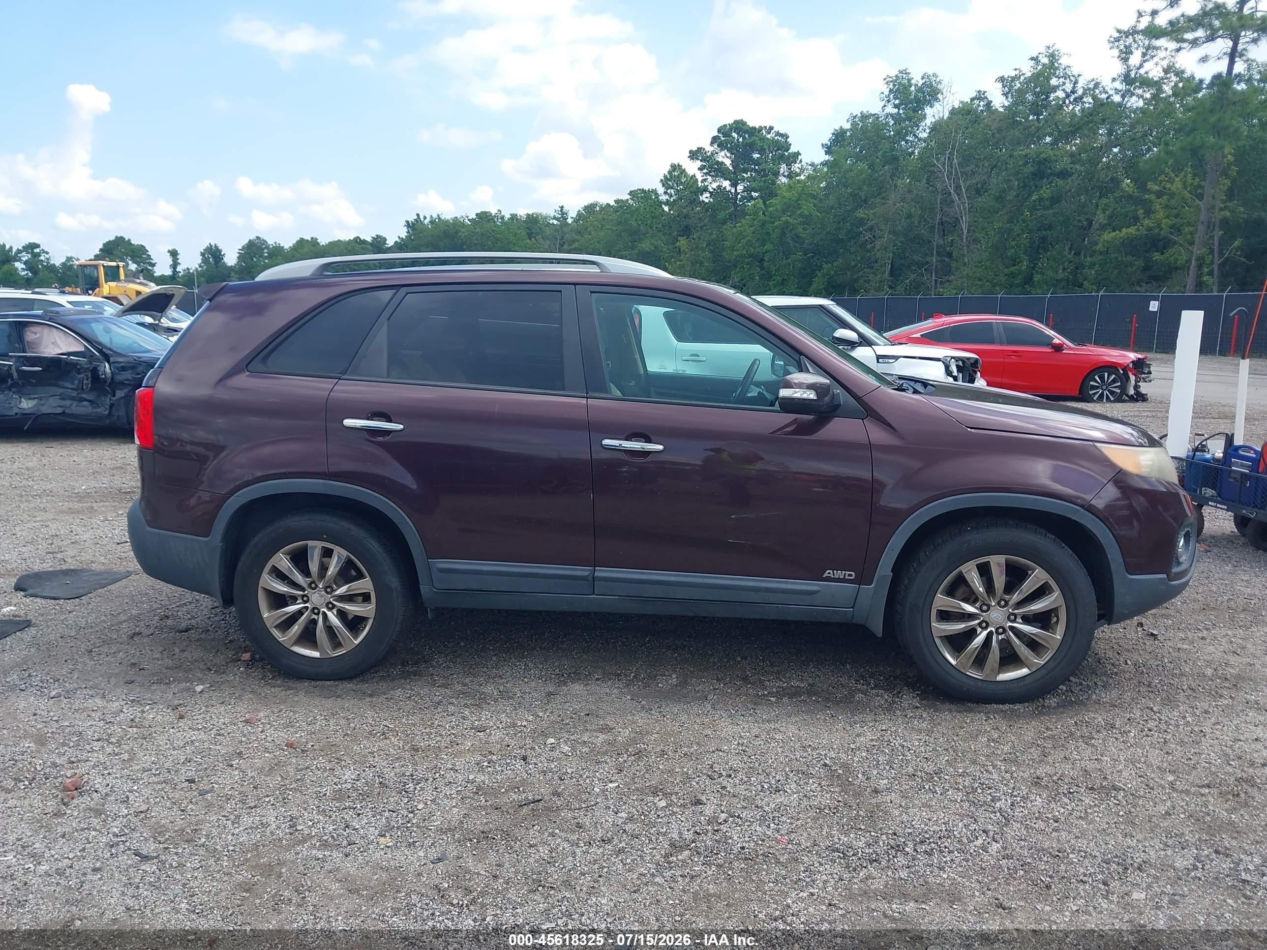 2011 Kia Sorento Ex V6 Maroon vin: 5XYKUDA21BG055820