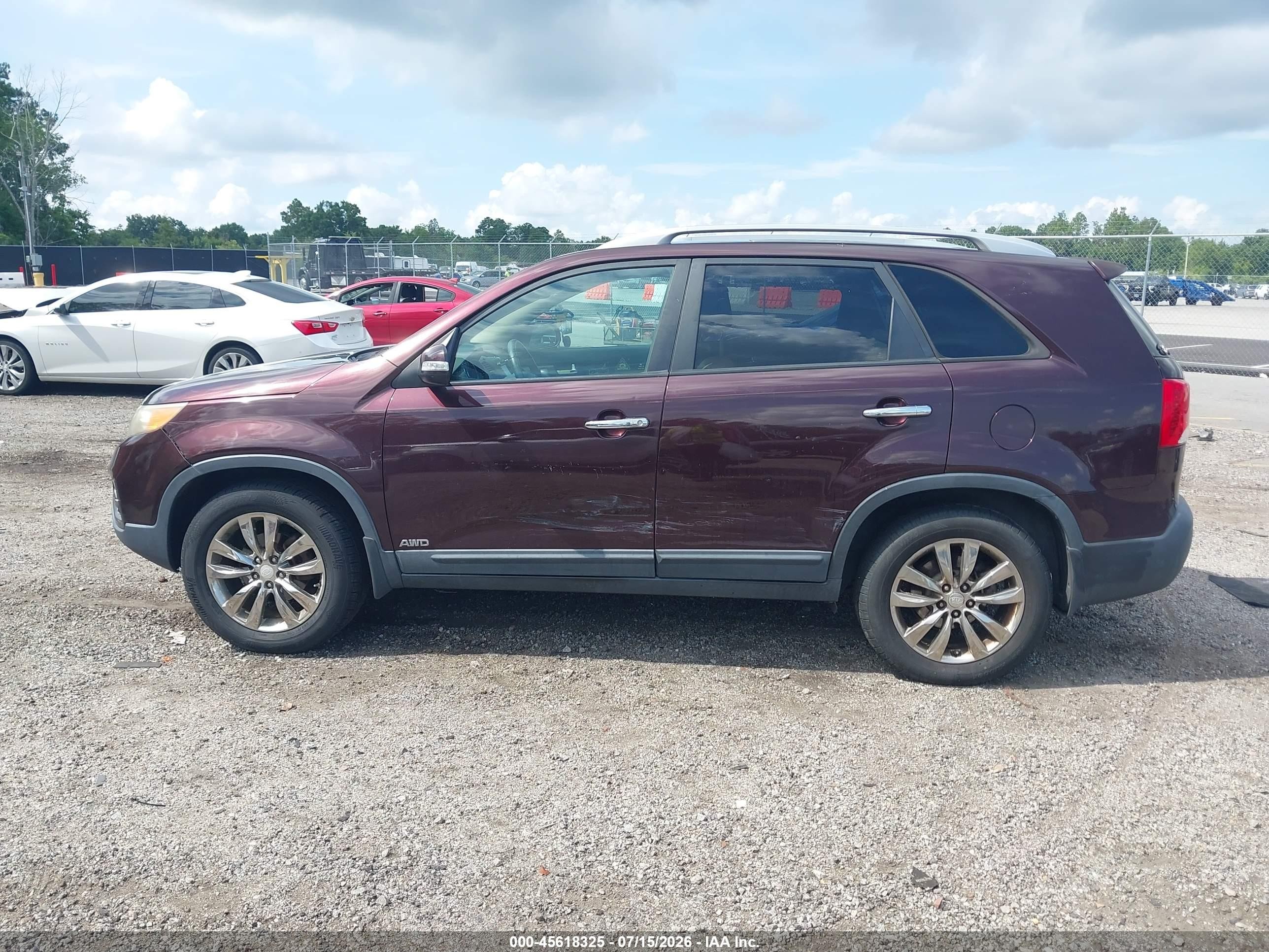 2011 Kia Sorento Ex V6 Maroon vin: 5XYKUDA21BG055820