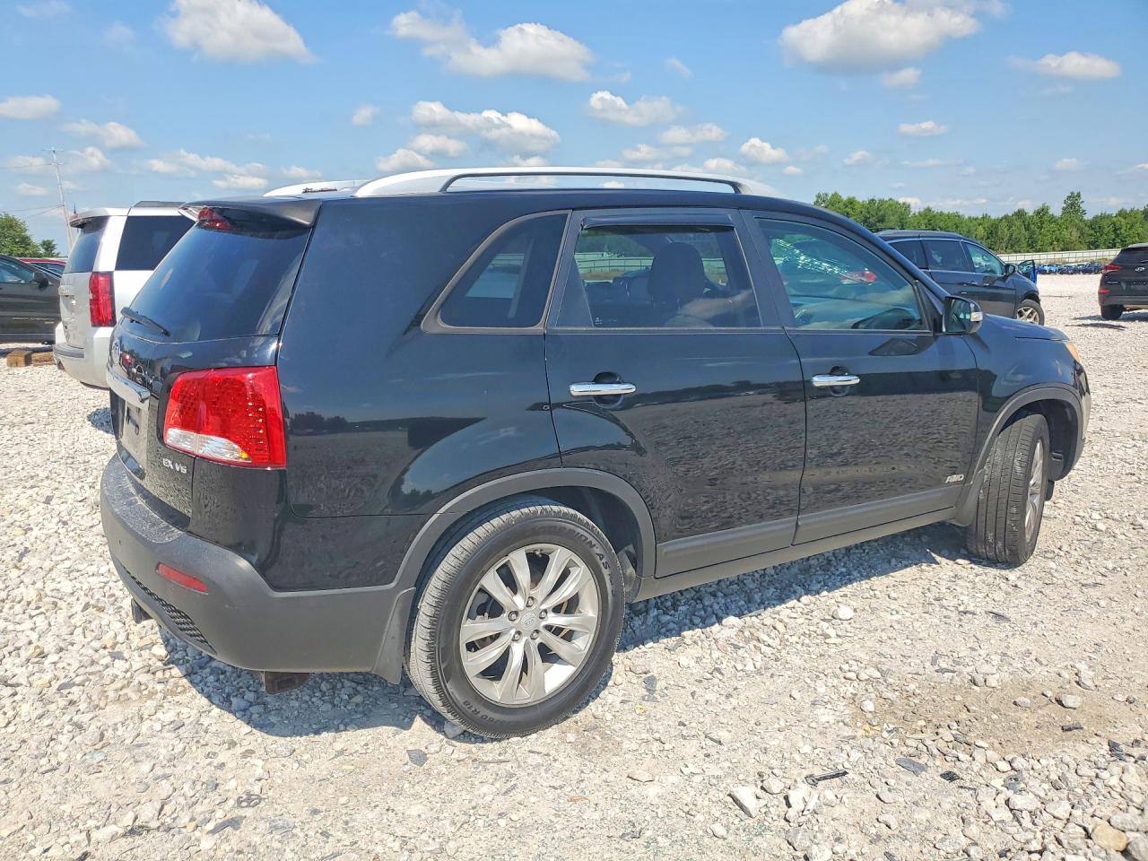 2011 Kia Sorento Ex Black vin: 5XYKUDA23BG038825