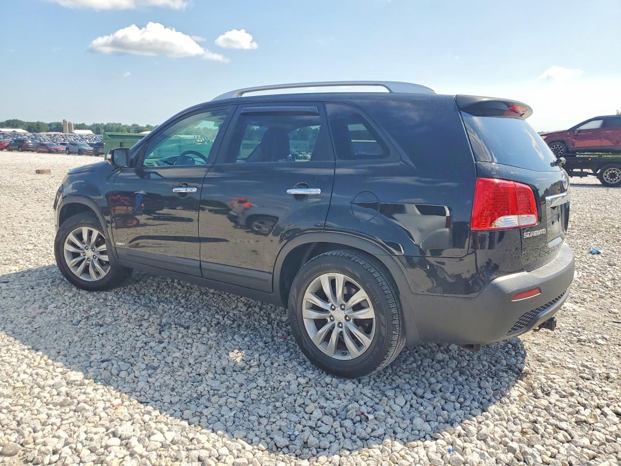2011 Kia Sorento Ex Black vin: 5XYKUDA23BG038825