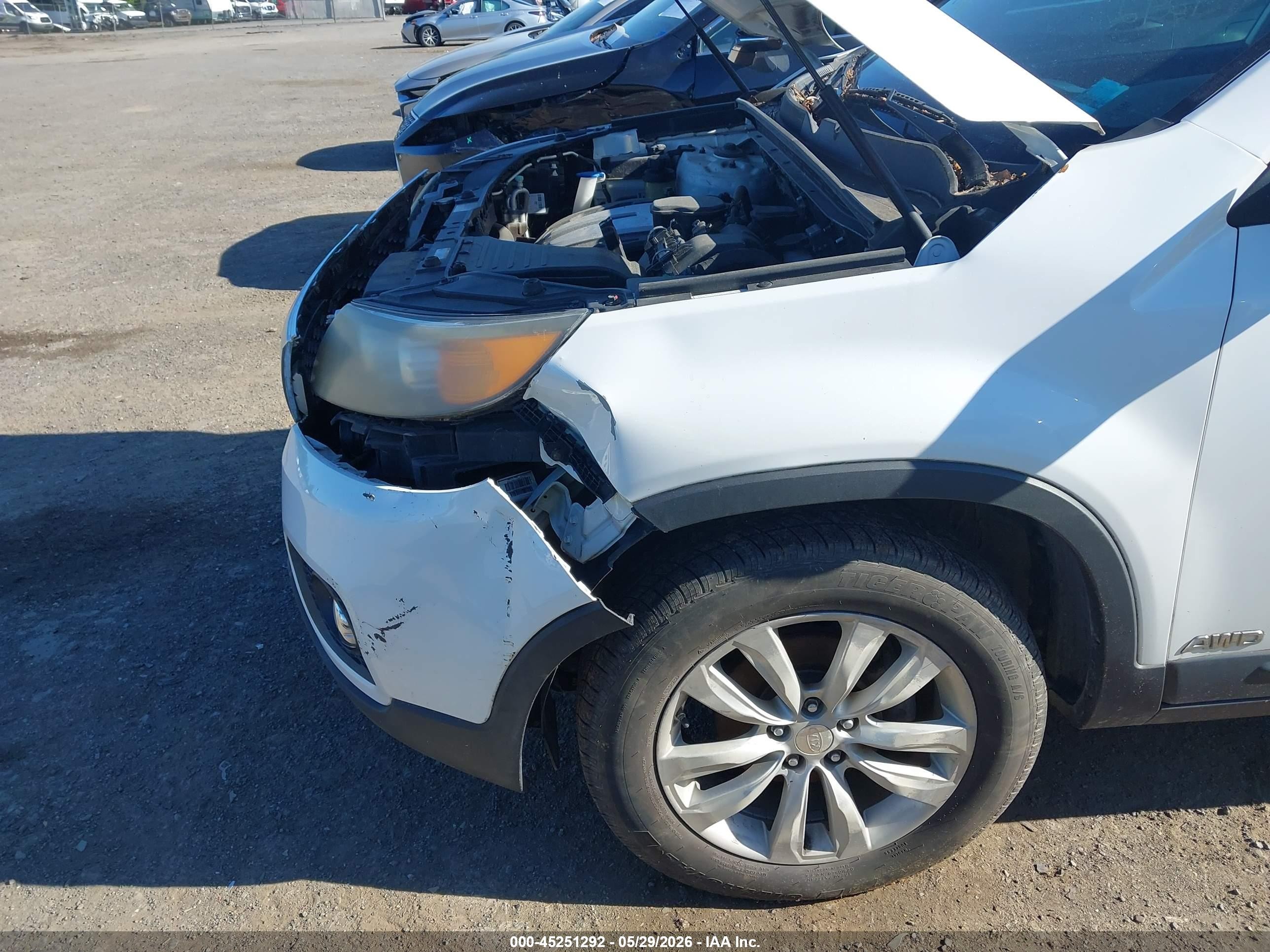 2011 Kia Sorento Ex V6 White vin: 5XYKUDA24BG126654