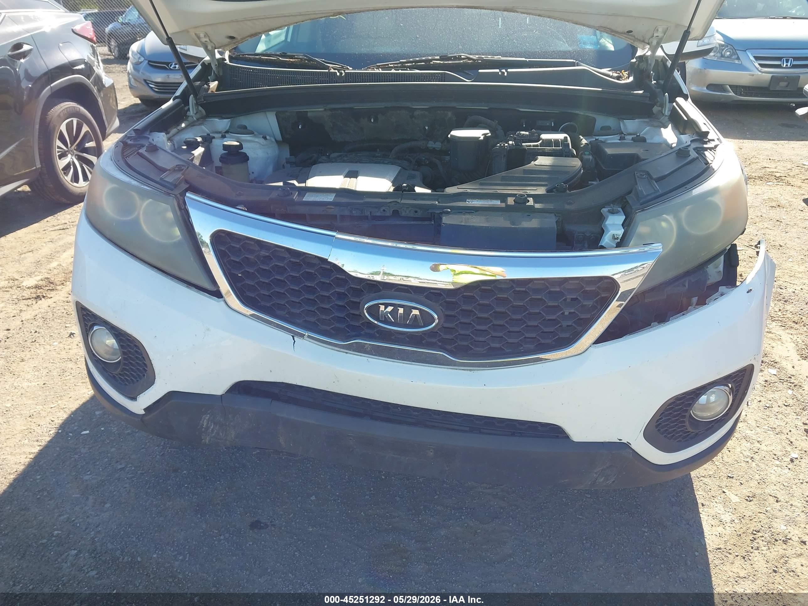 2011 Kia Sorento Ex V6 White vin: 5XYKUDA24BG126654