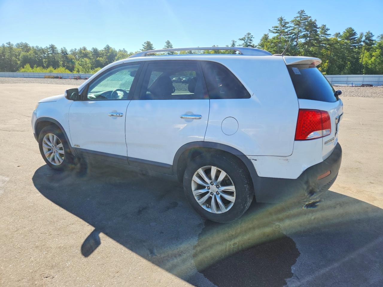 2011 Kia Sorento Ex White vin: 5XYKUDA25BG033366