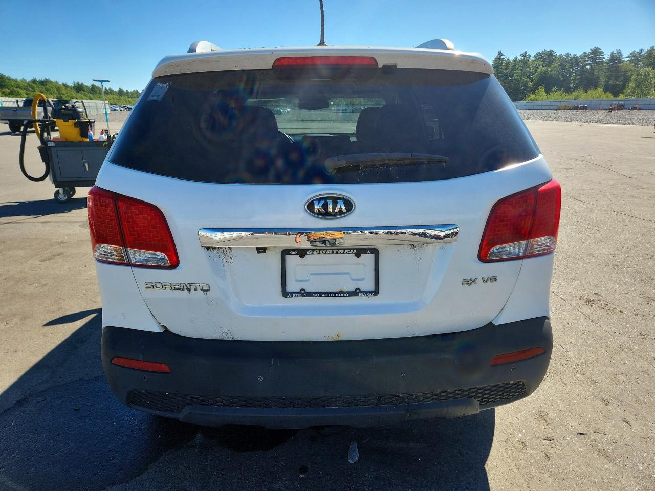 2011 Kia Sorento Ex White vin: 5XYKUDA25BG033366