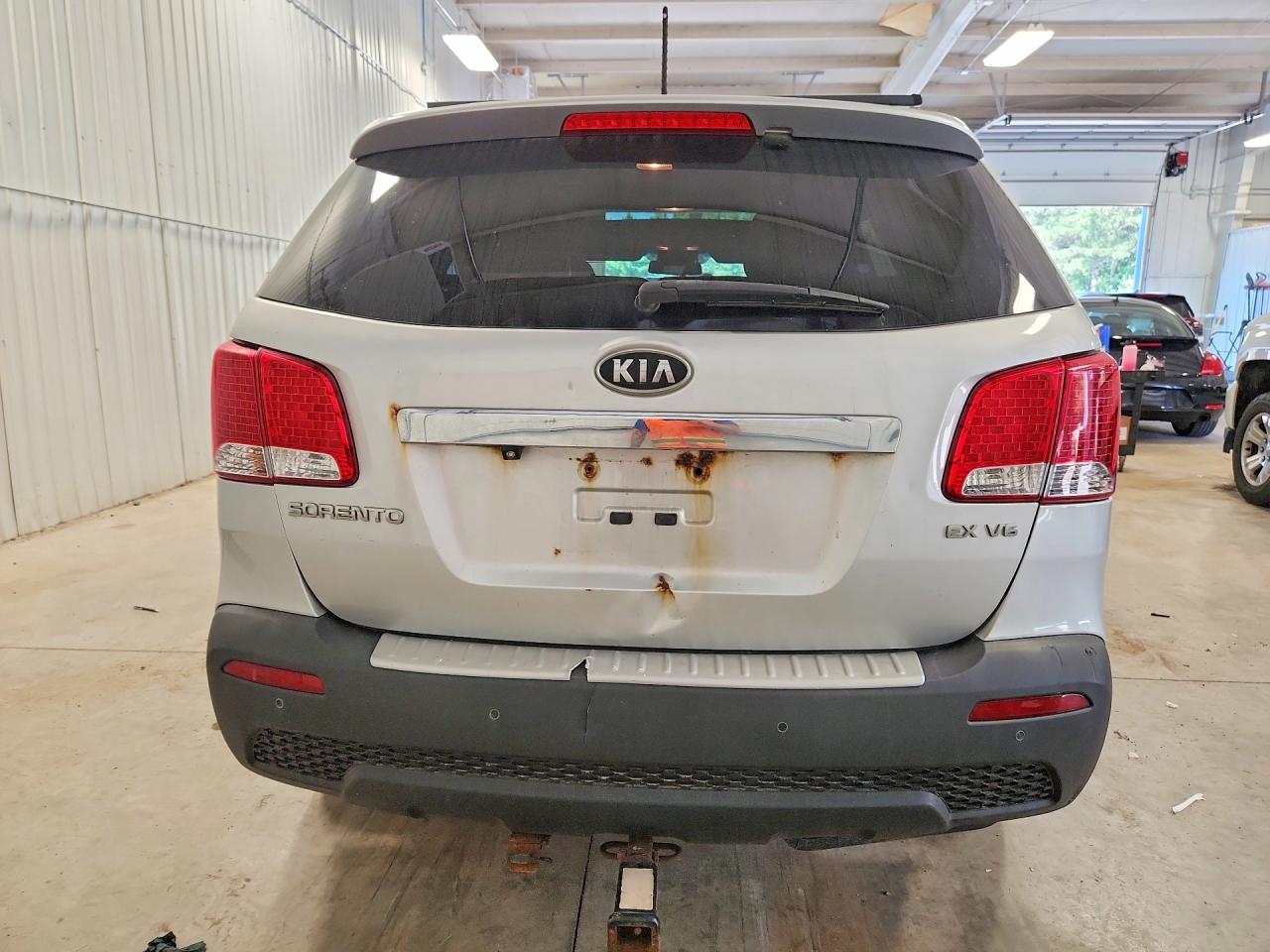 2011 Kia Sorento Ex Silver vin: 5XYKUDA25BG134584