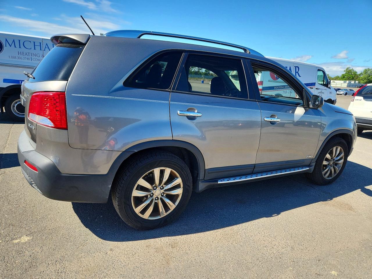 2011 Kia Sorento Ex Gray vin: 5XYKUDA25BG179119