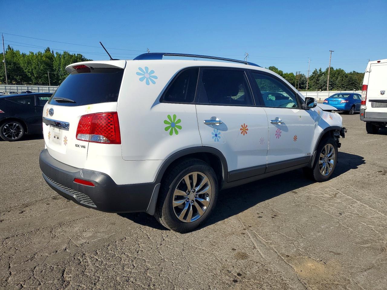 2011 Kia Sorento Ex White vin: 5XYKUDA27BG141066