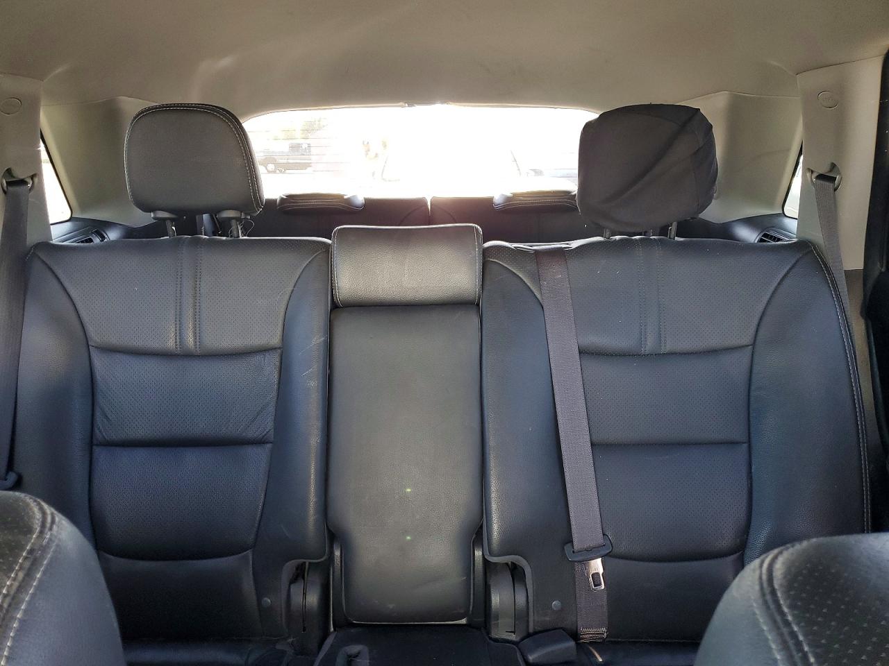 2011 Kia Sorento Ex White vin: 5XYKUDA27BG141066