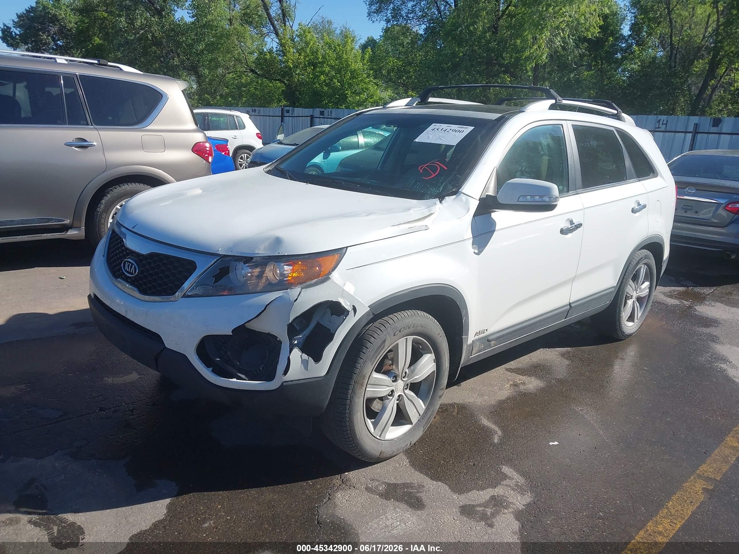 2013 Kia Sorento Ex V6 White vin: 5XYKUDA27DG380703