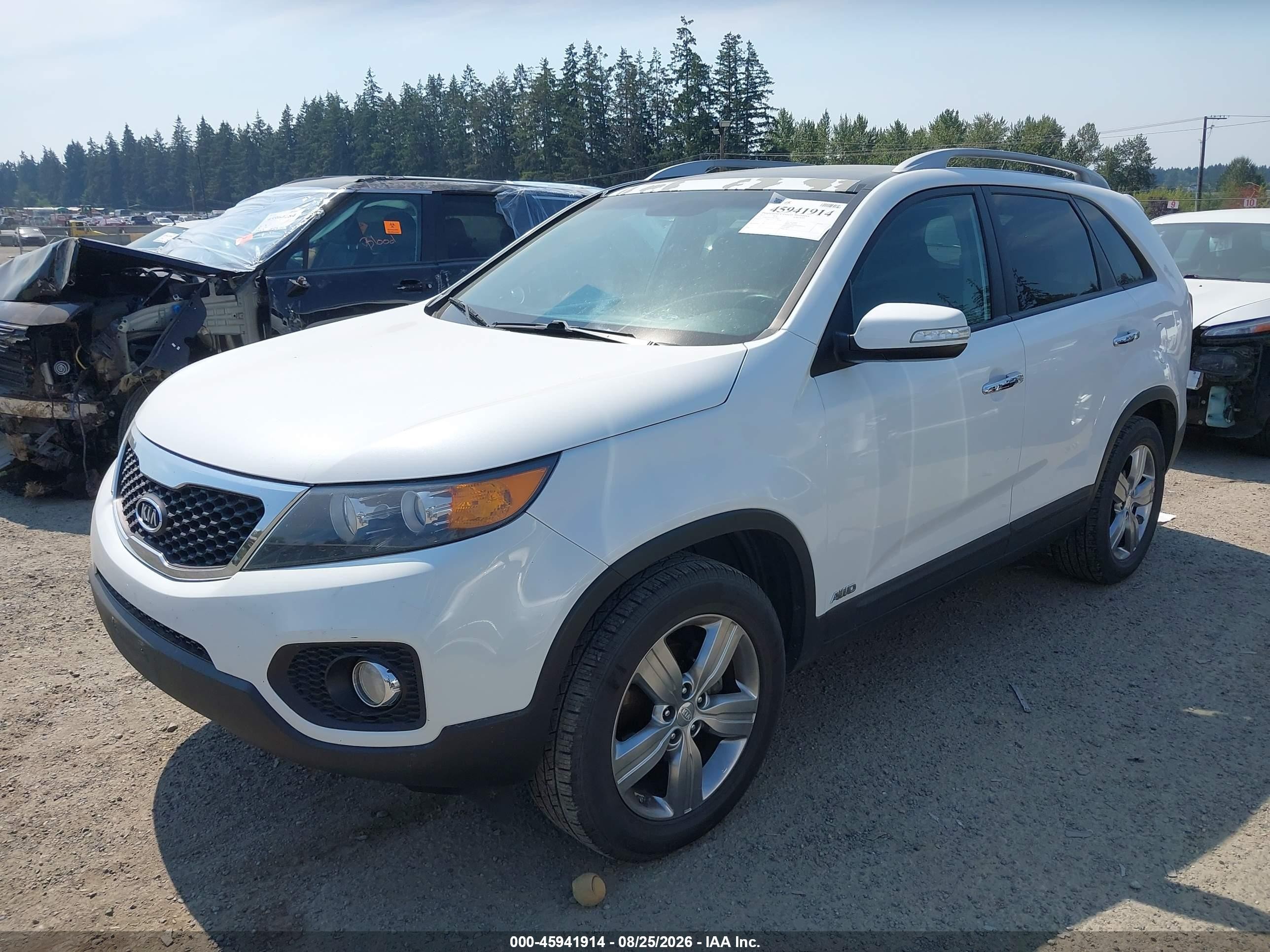 2013 Kia Sorento Ex V6 White vin: 5XYKUDA27DG399641