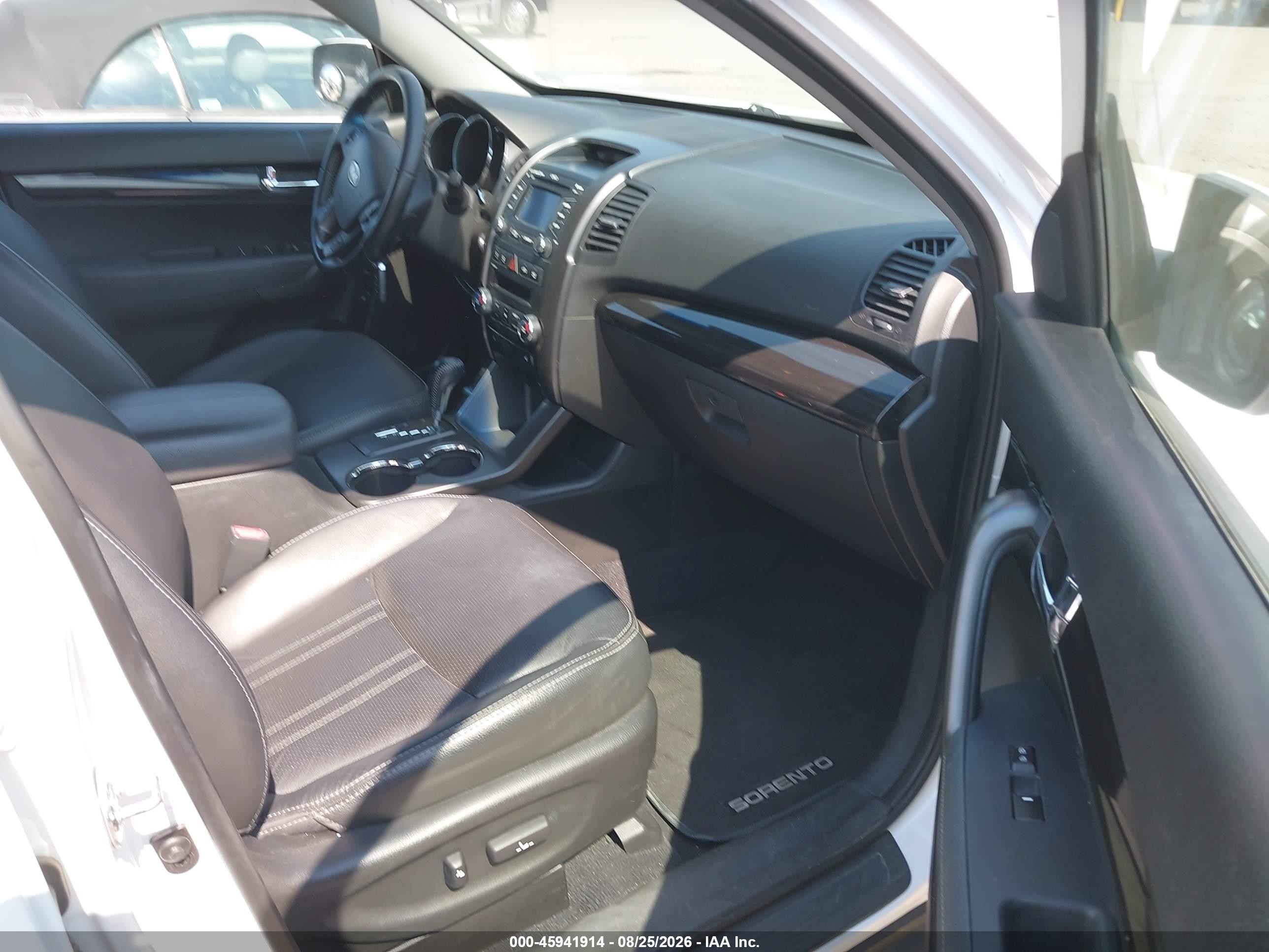 2013 Kia Sorento Ex V6 White vin: 5XYKUDA27DG399641