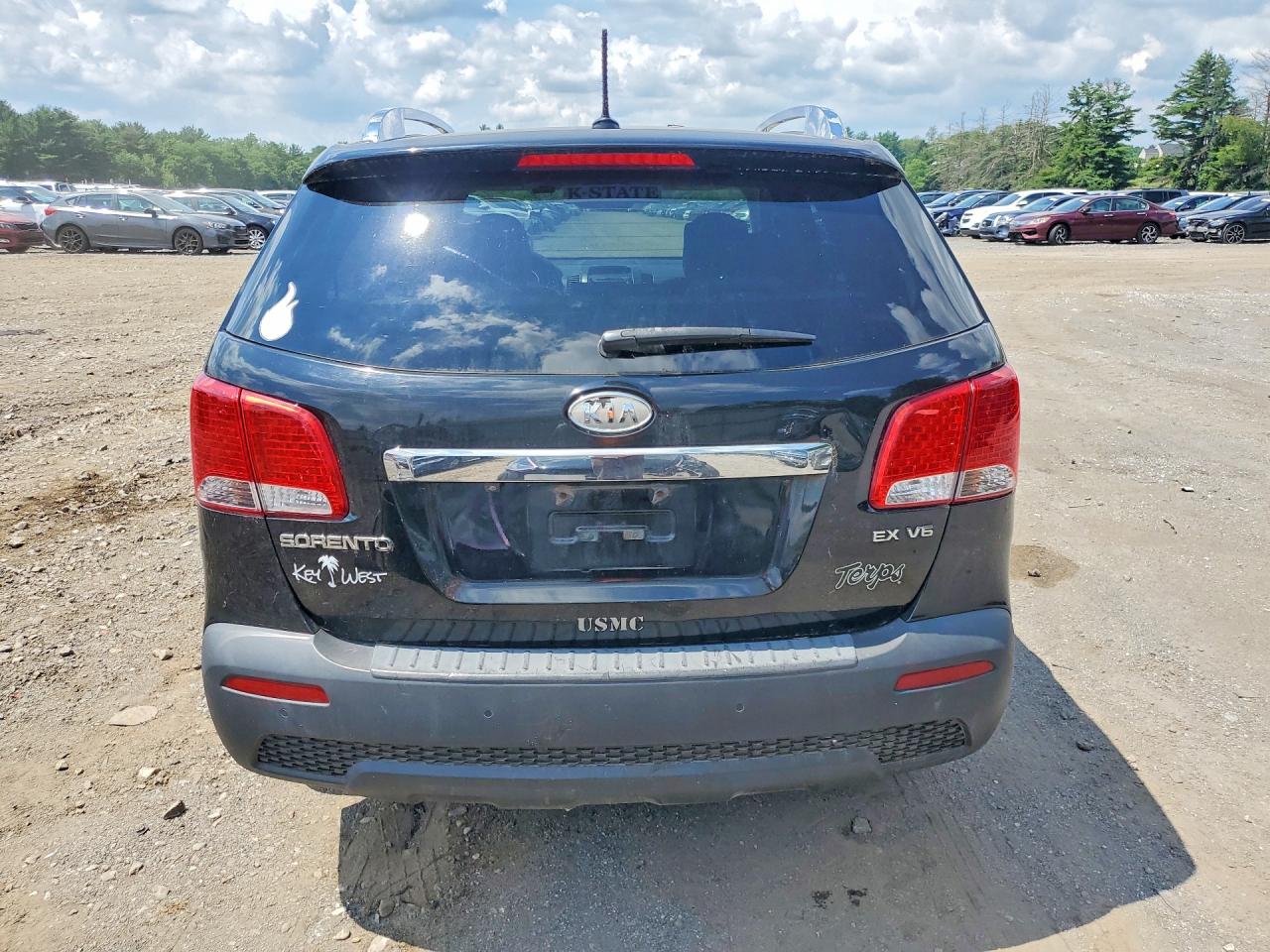 2011 Kia Sorento Ex Black vin: 5XYKUDA28BG152917