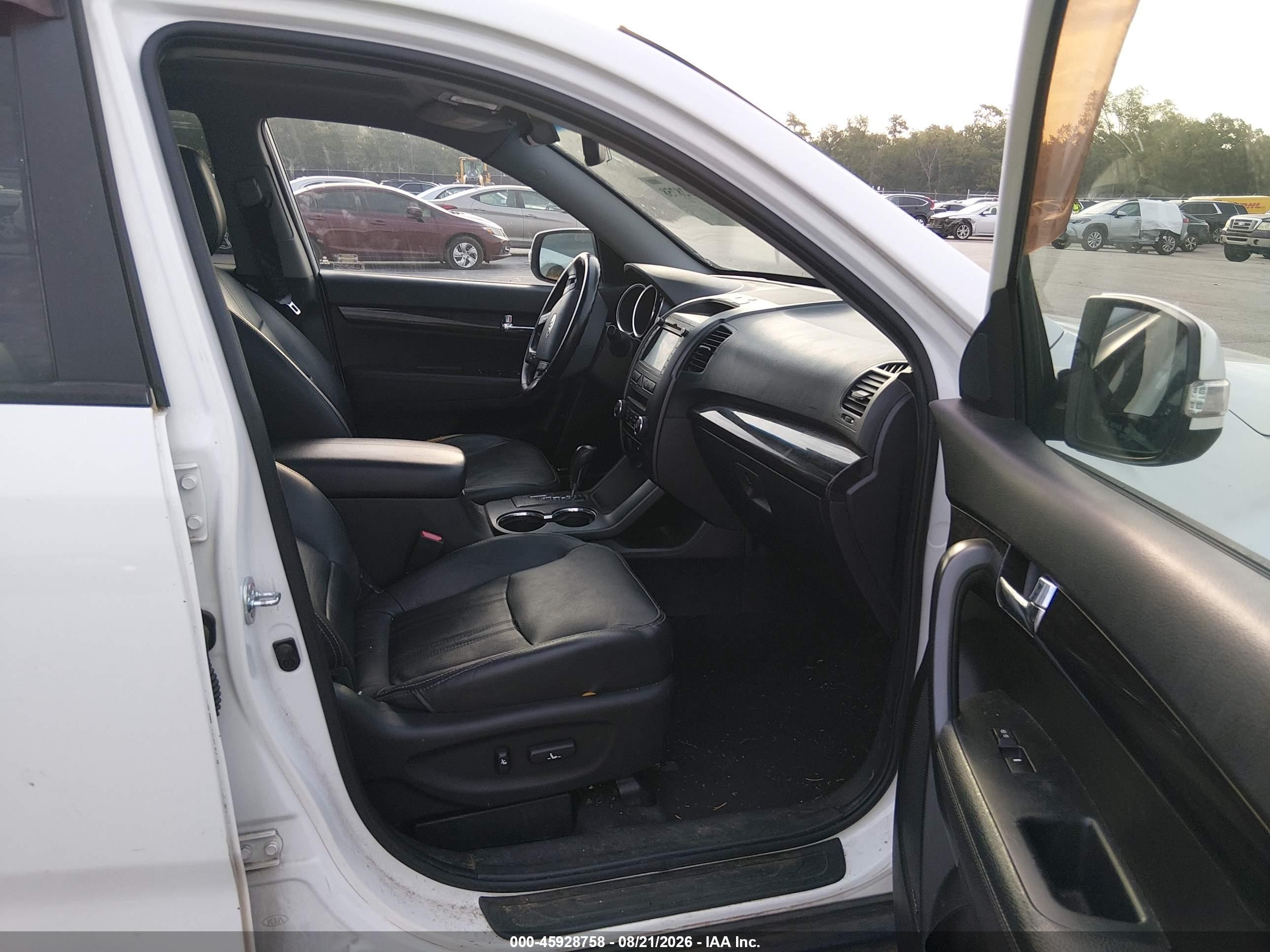 2013 Kia Sorento Ex V6 White vin: 5XYKUDA28DG370794