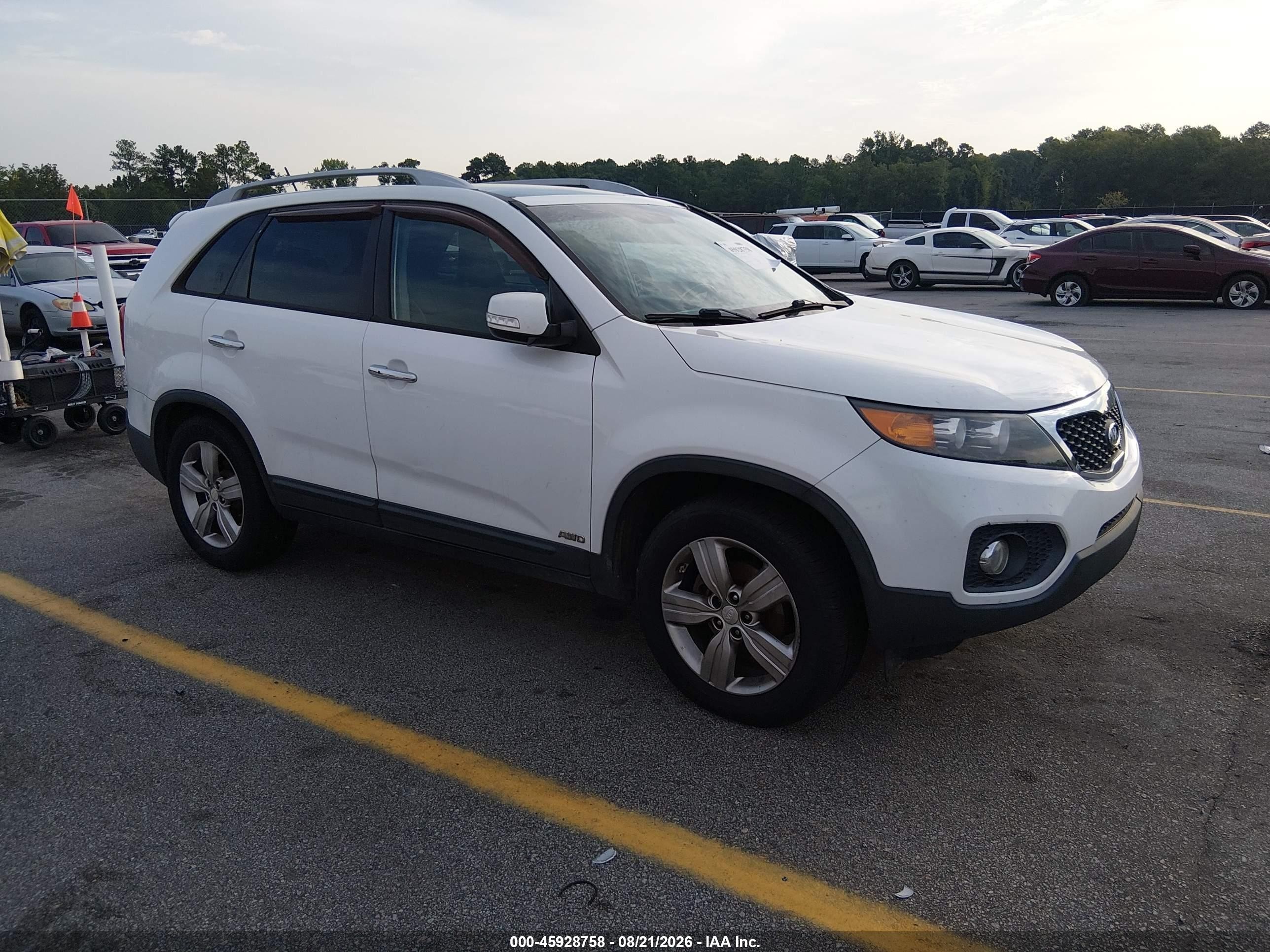 2013 Kia Sorento Ex V6 White vin: 5XYKUDA28DG370794