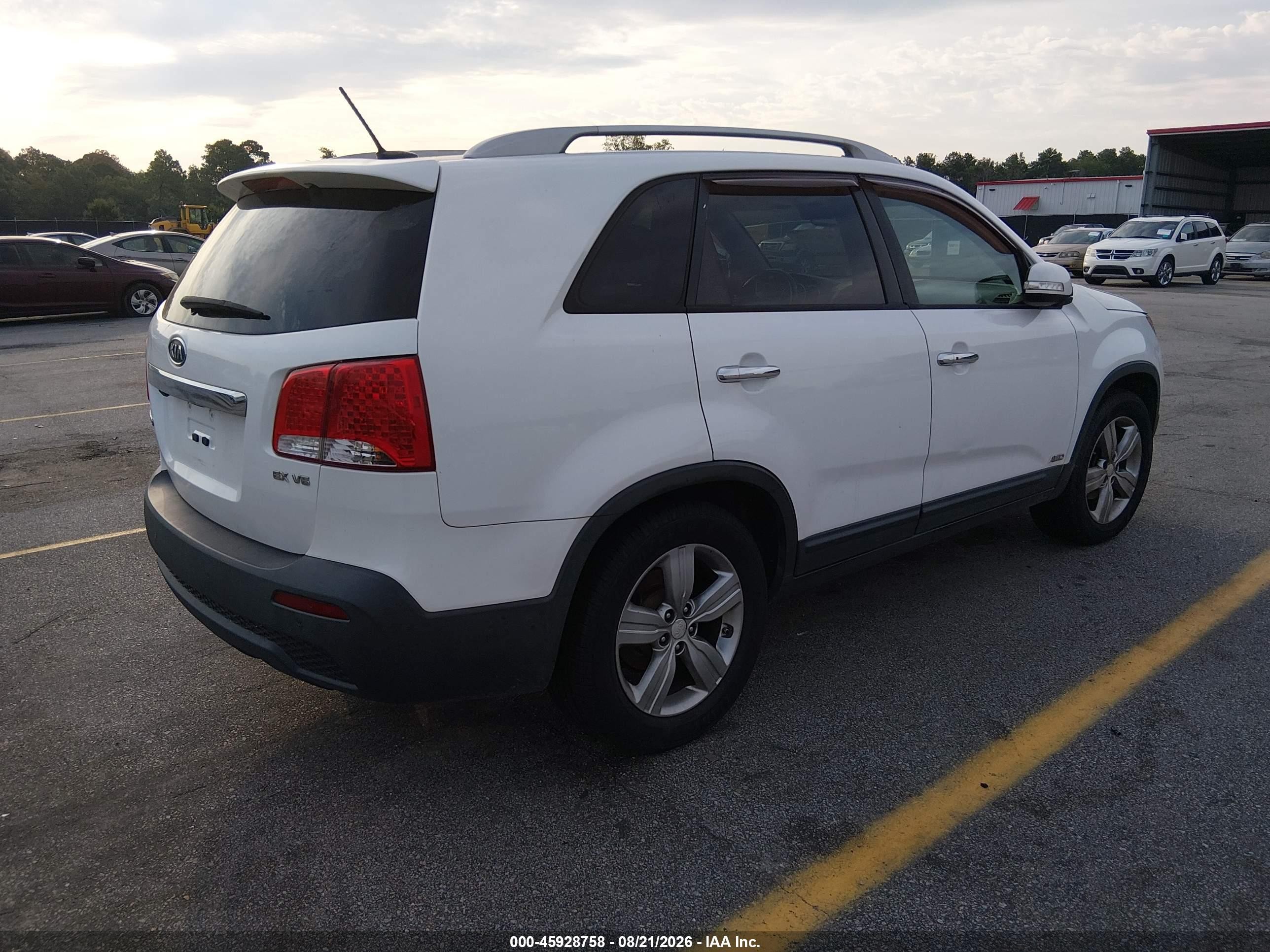 2013 Kia Sorento Ex V6 White vin: 5XYKUDA28DG370794