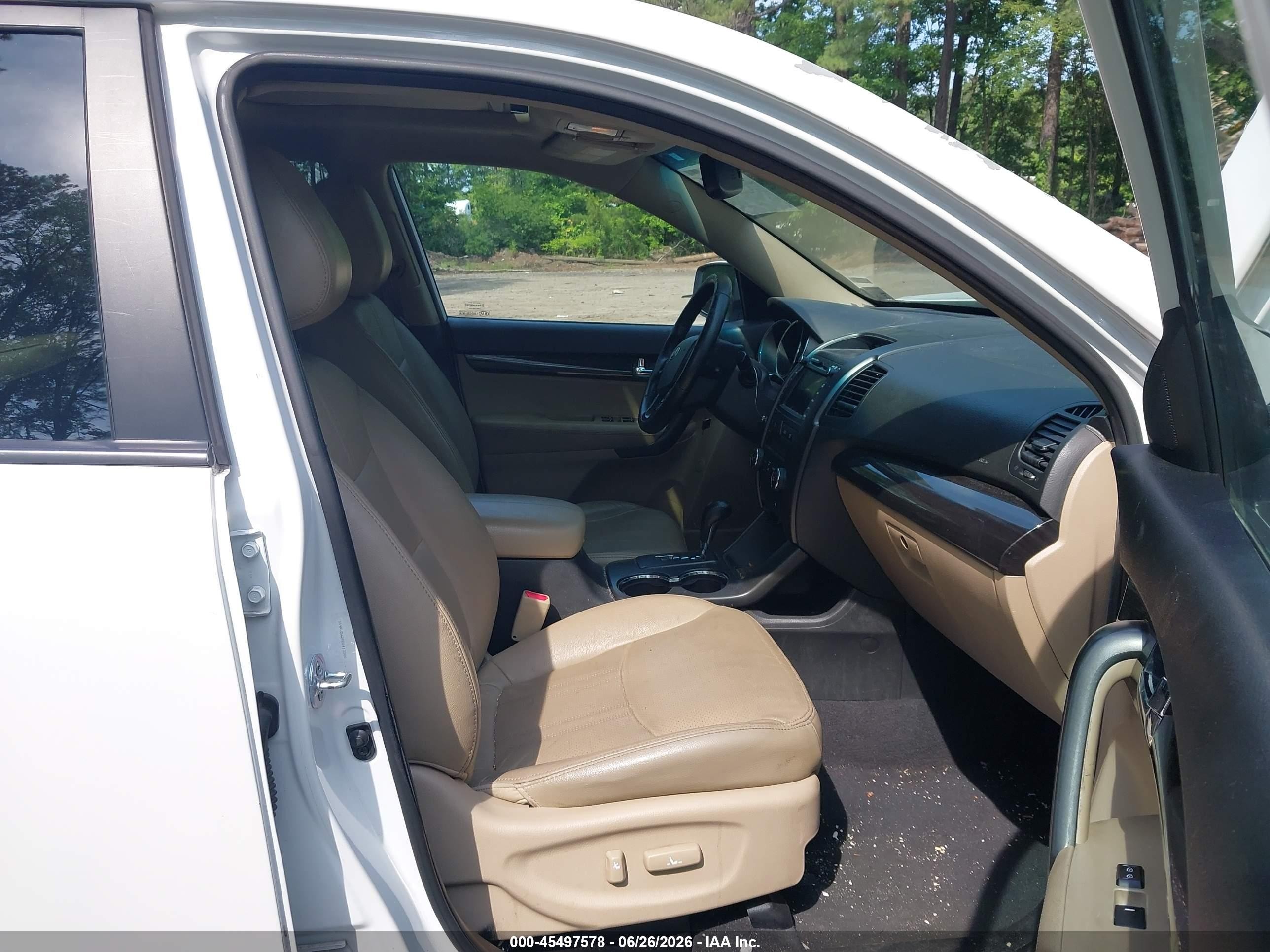 2013 Kia Sorento Ex V6 White vin: 5XYKUDA29DG413300