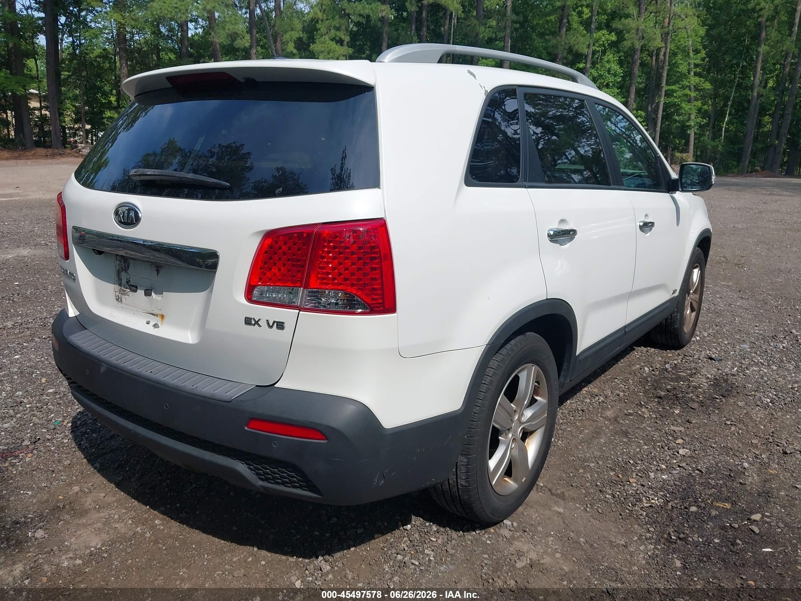 2013 Kia Sorento Ex V6 White vin: 5XYKUDA29DG413300