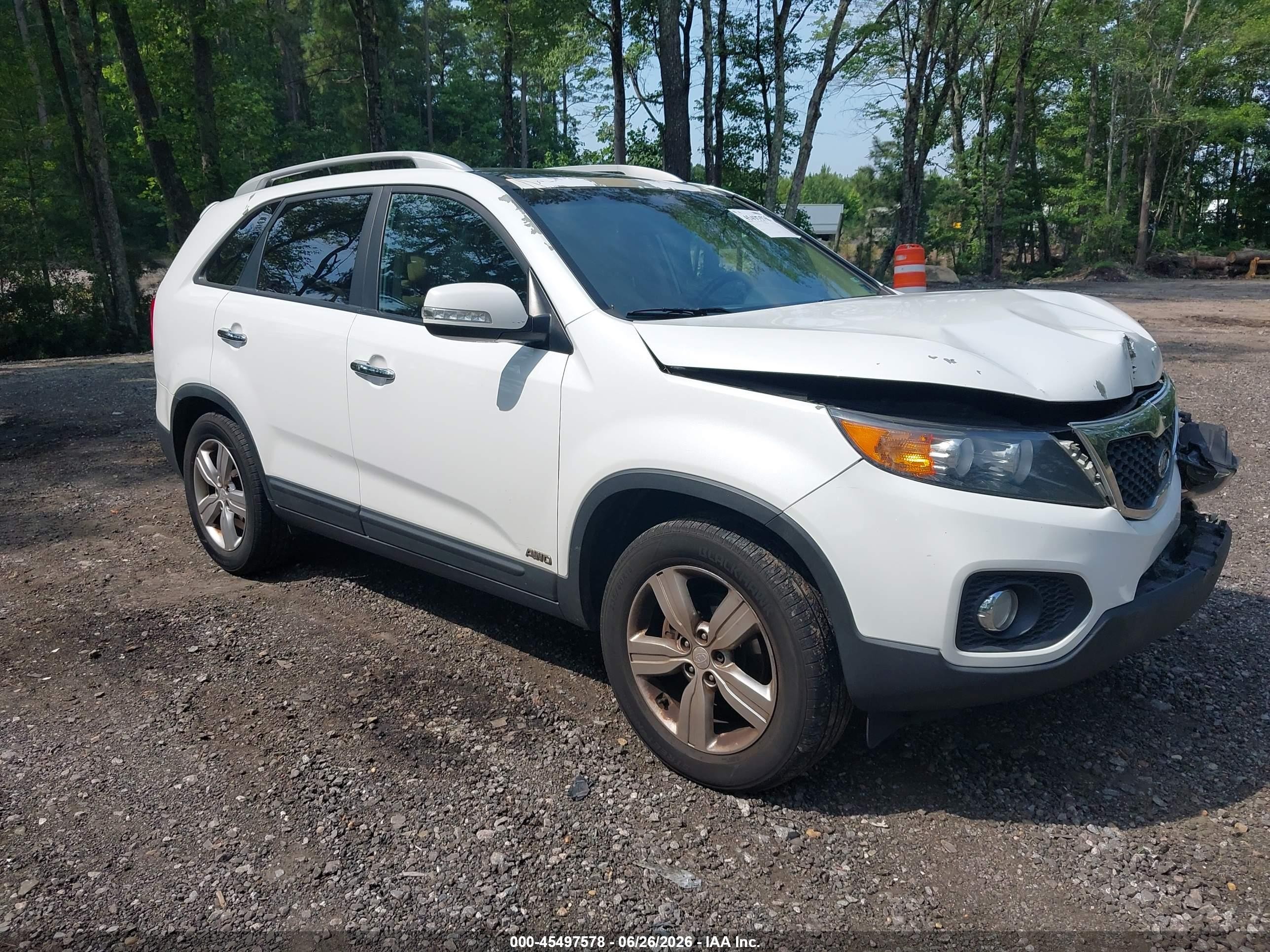 2013 Kia Sorento Ex V6 White vin: 5XYKUDA29DG413300