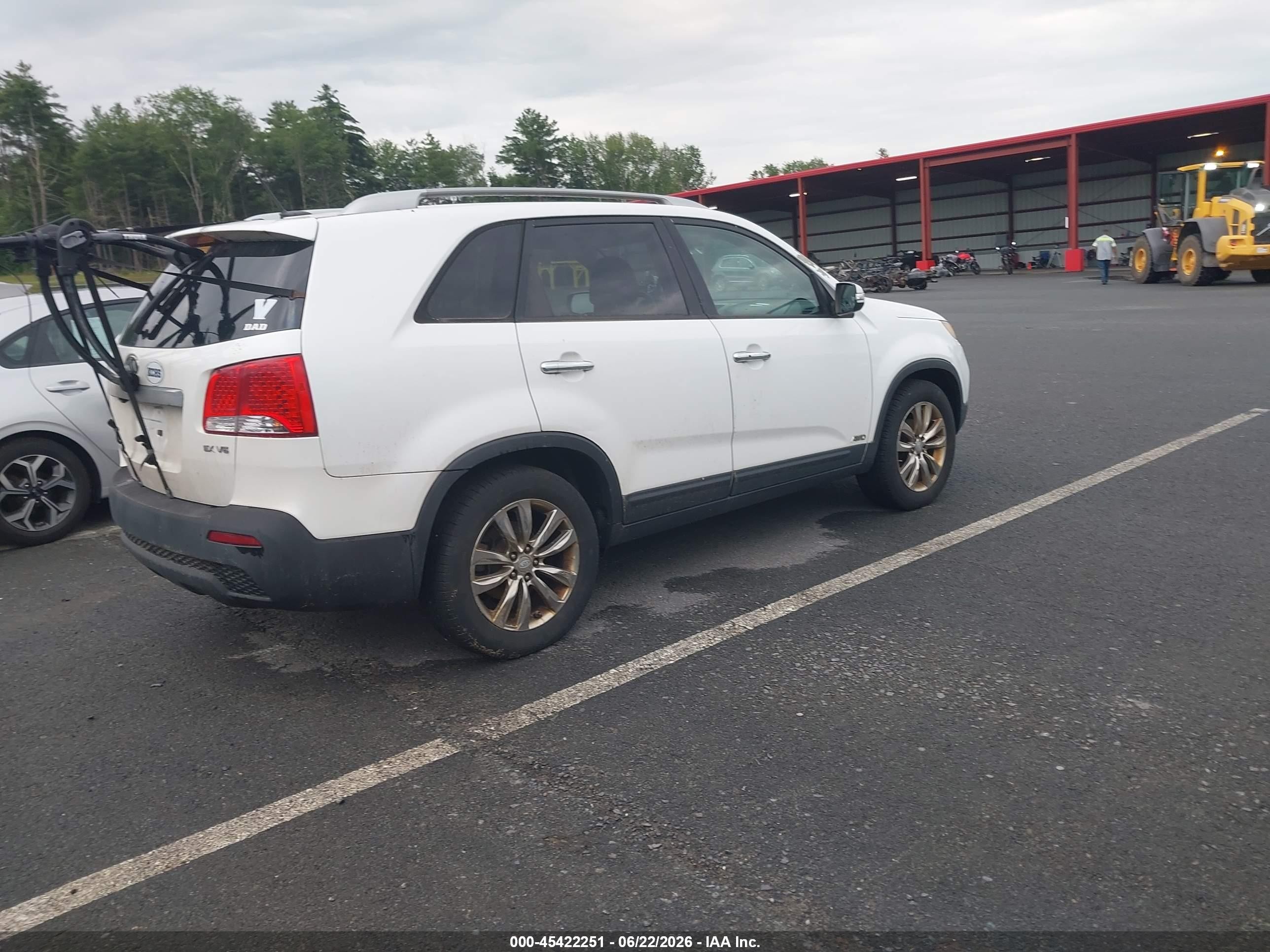 2011 Kia Sorento Ex V6 White vin: 5XYKUDA2XBG036666