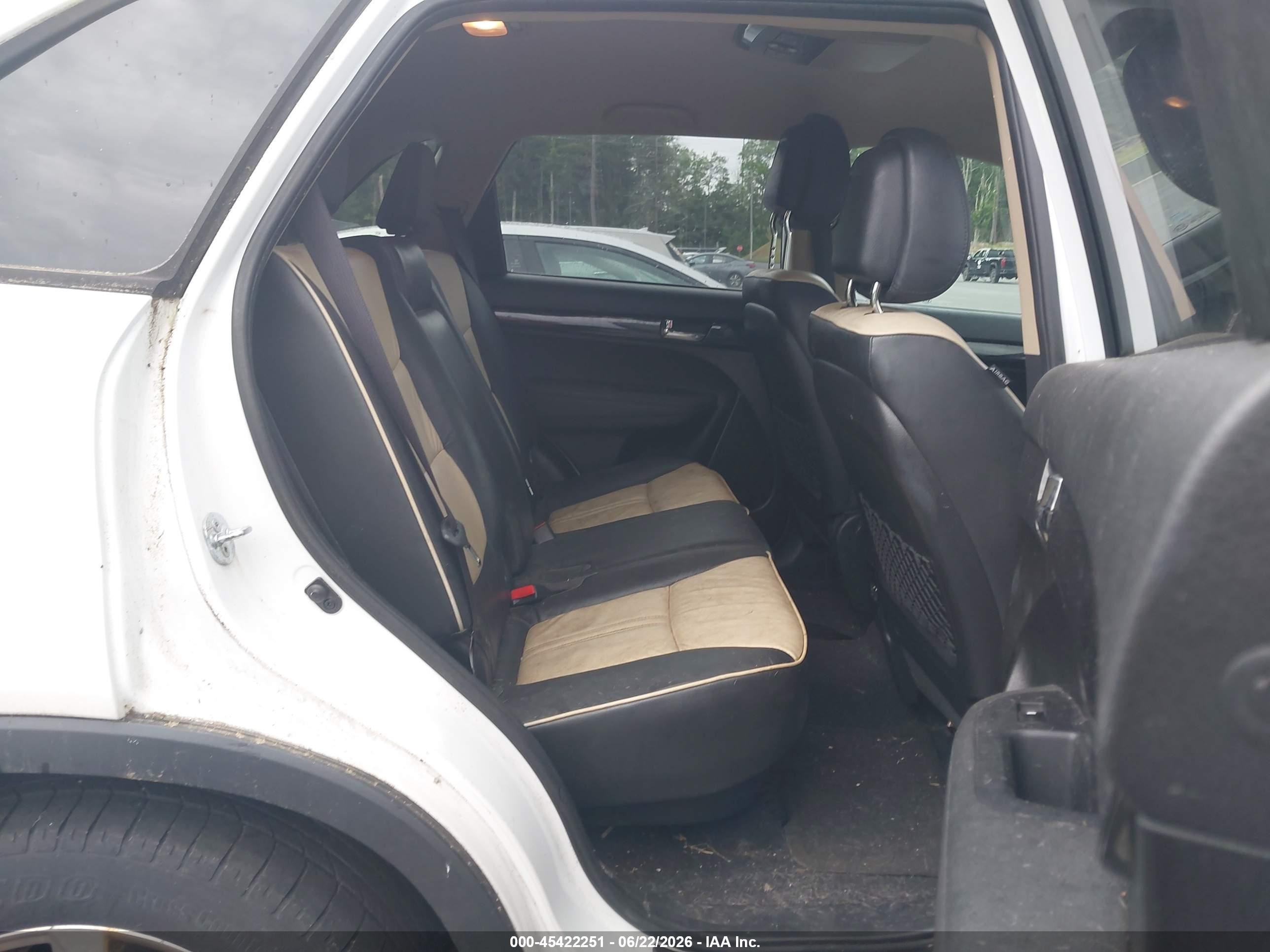 2011 Kia Sorento Ex V6 White vin: 5XYKUDA2XBG036666