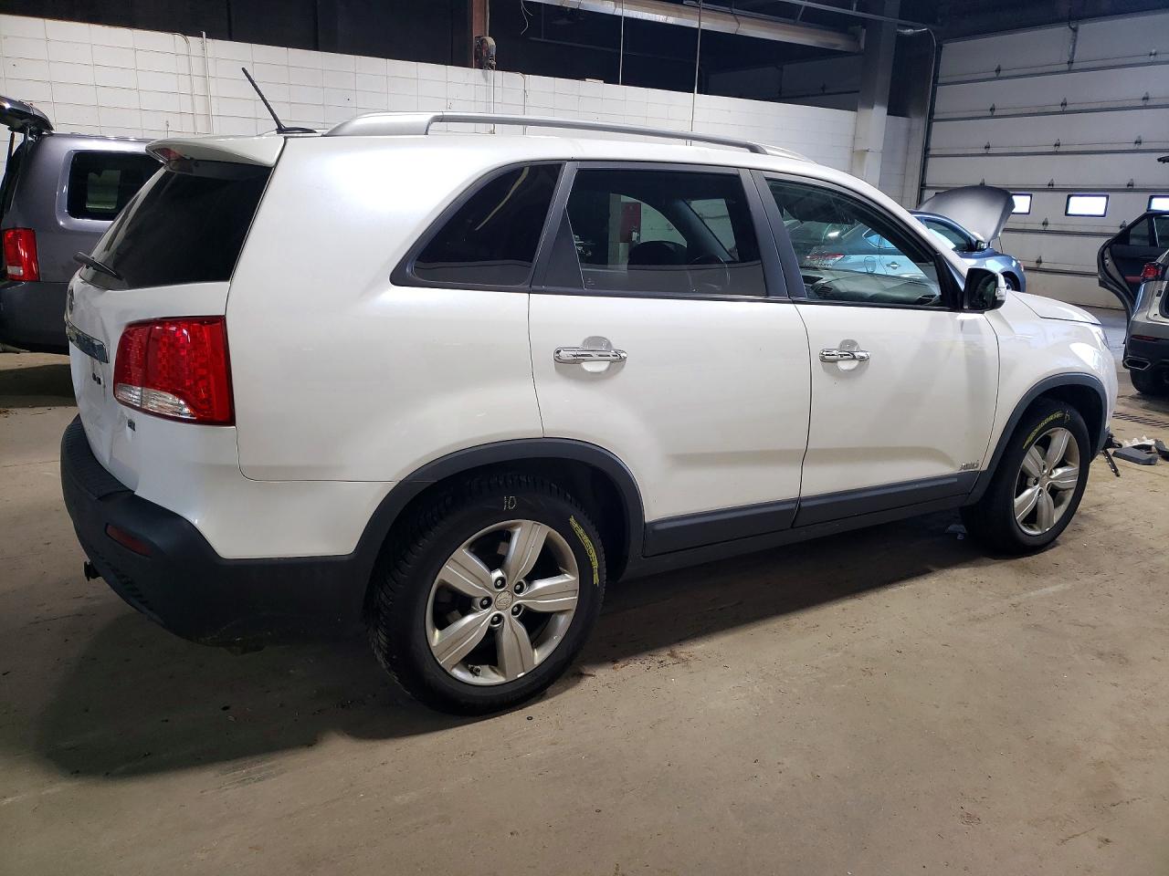 2012 Kia Sorento Ex White vin: 5XYKUDA60CG276491