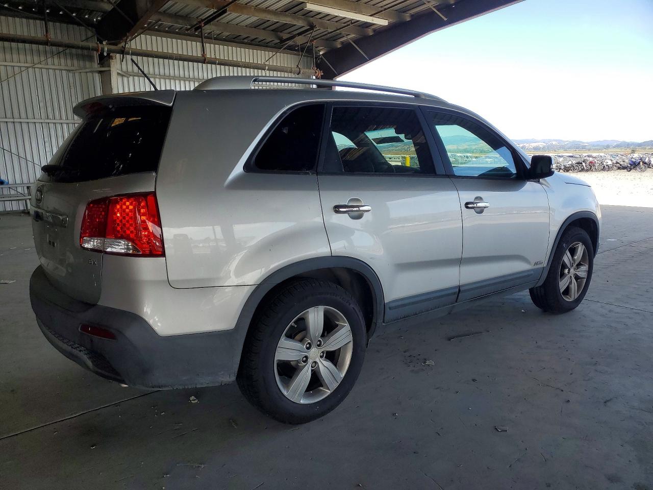 2013 Kia Sorento Ex Серебряный vin: 5XYKUDA66DG322164