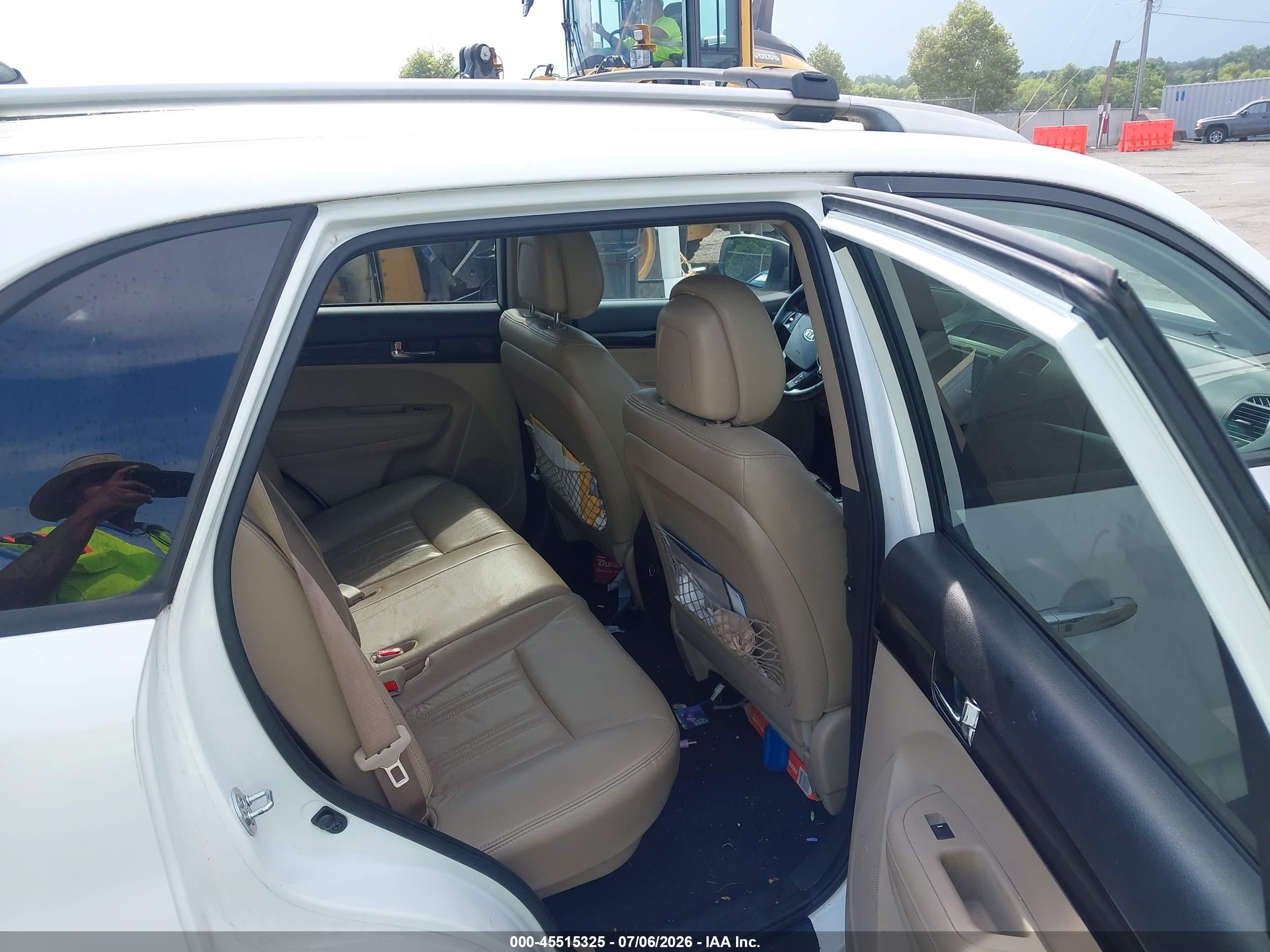 2013 Kia Sorento Ex White vin: 5XYKUDA69DG353716