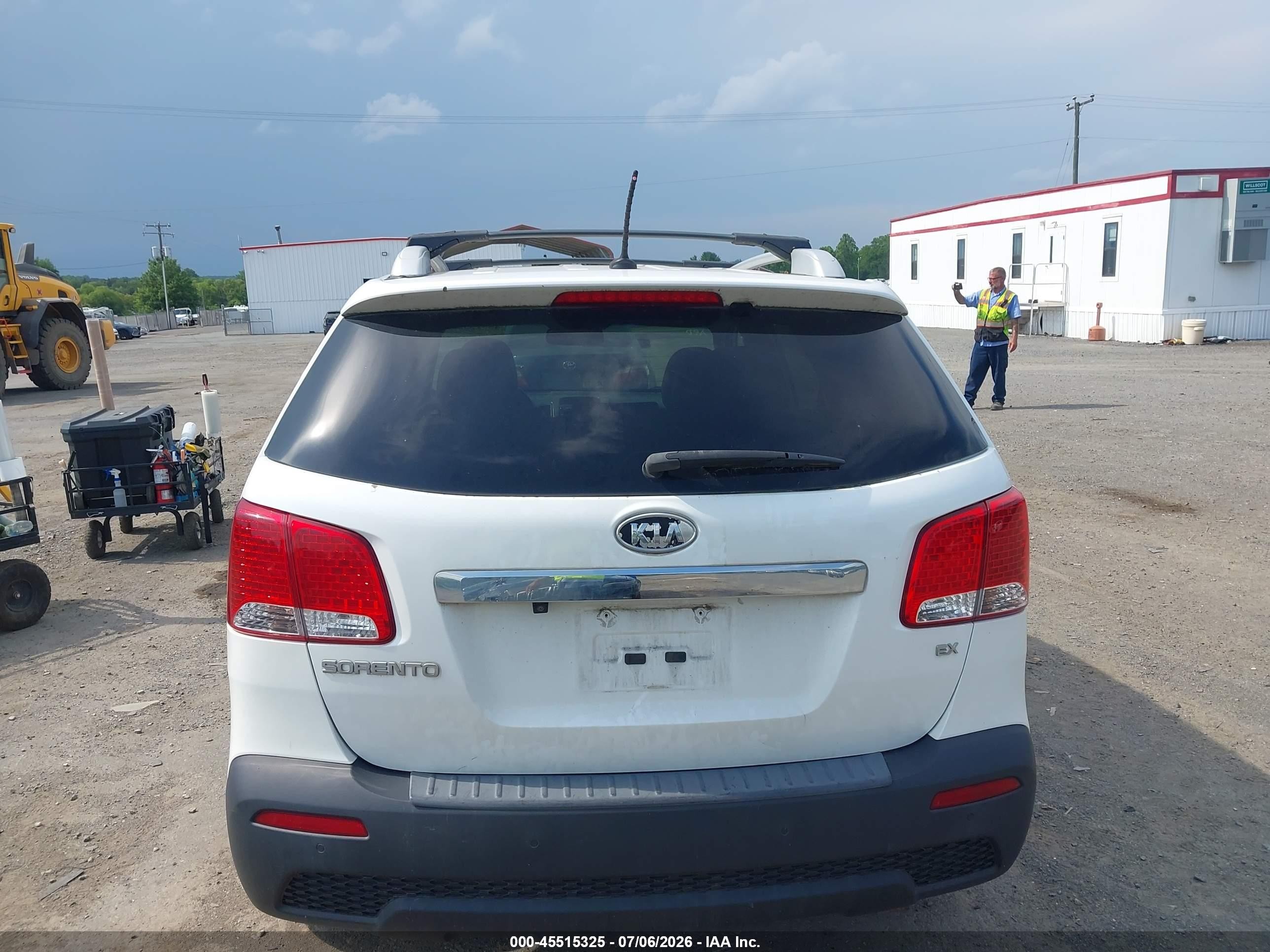 2013 Kia Sorento Ex White vin: 5XYKUDA69DG353716