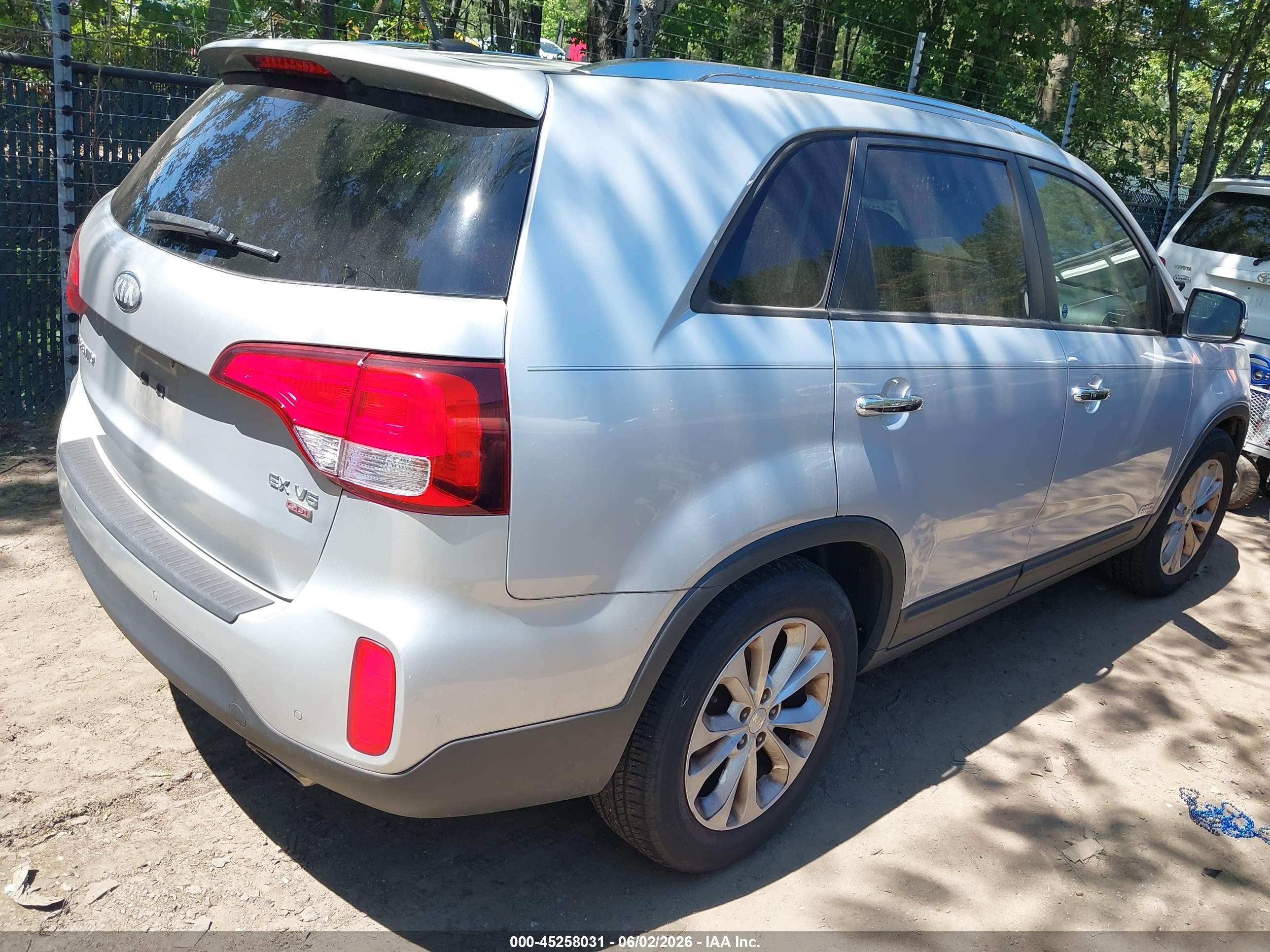 2014 Kia Sorento Ex V6 Silver vin: 5XYKUDA74EG463891