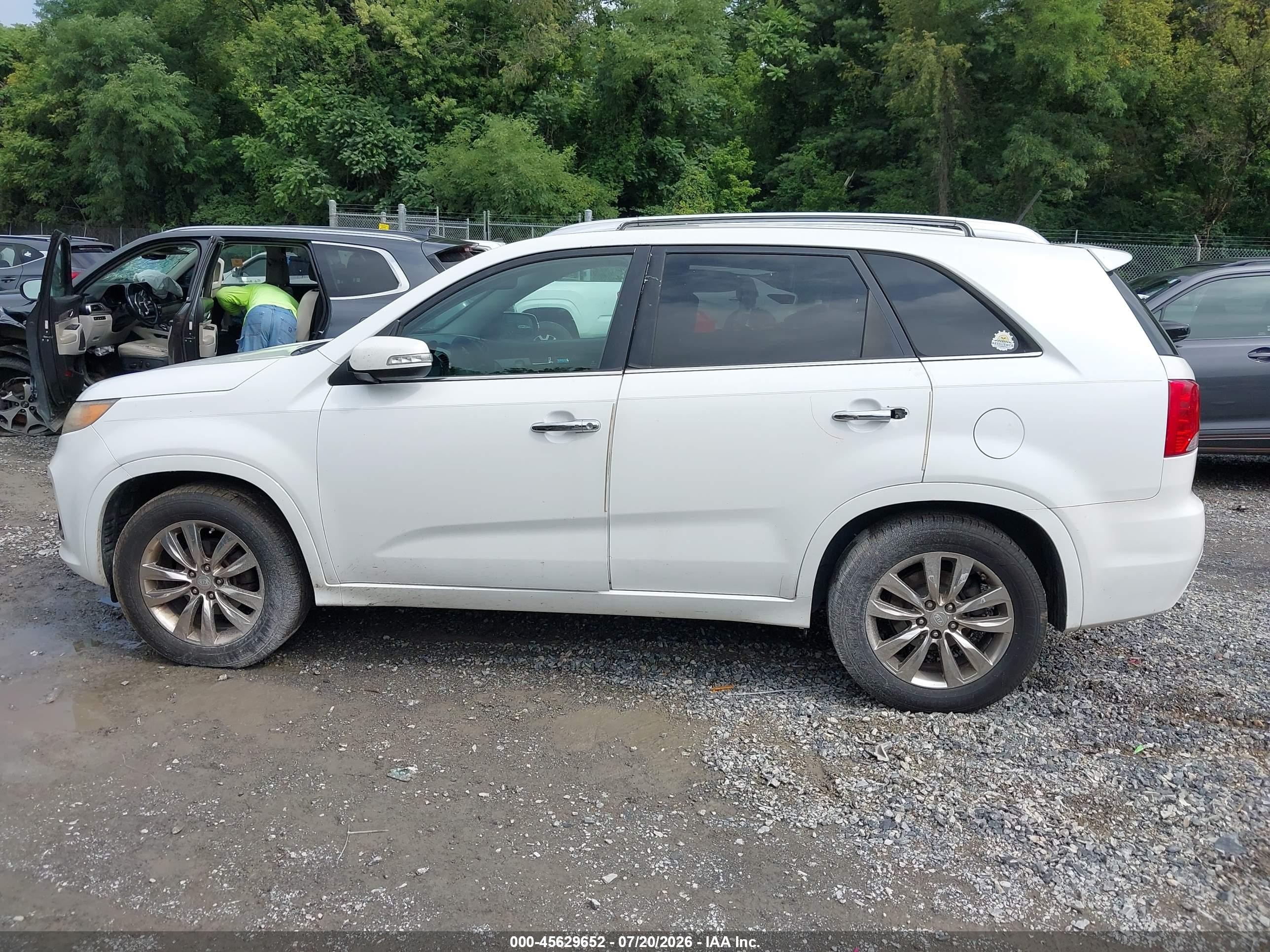 2011 Kia Sorento Sx V6 Белый vin: 5XYKW4A25BG107301