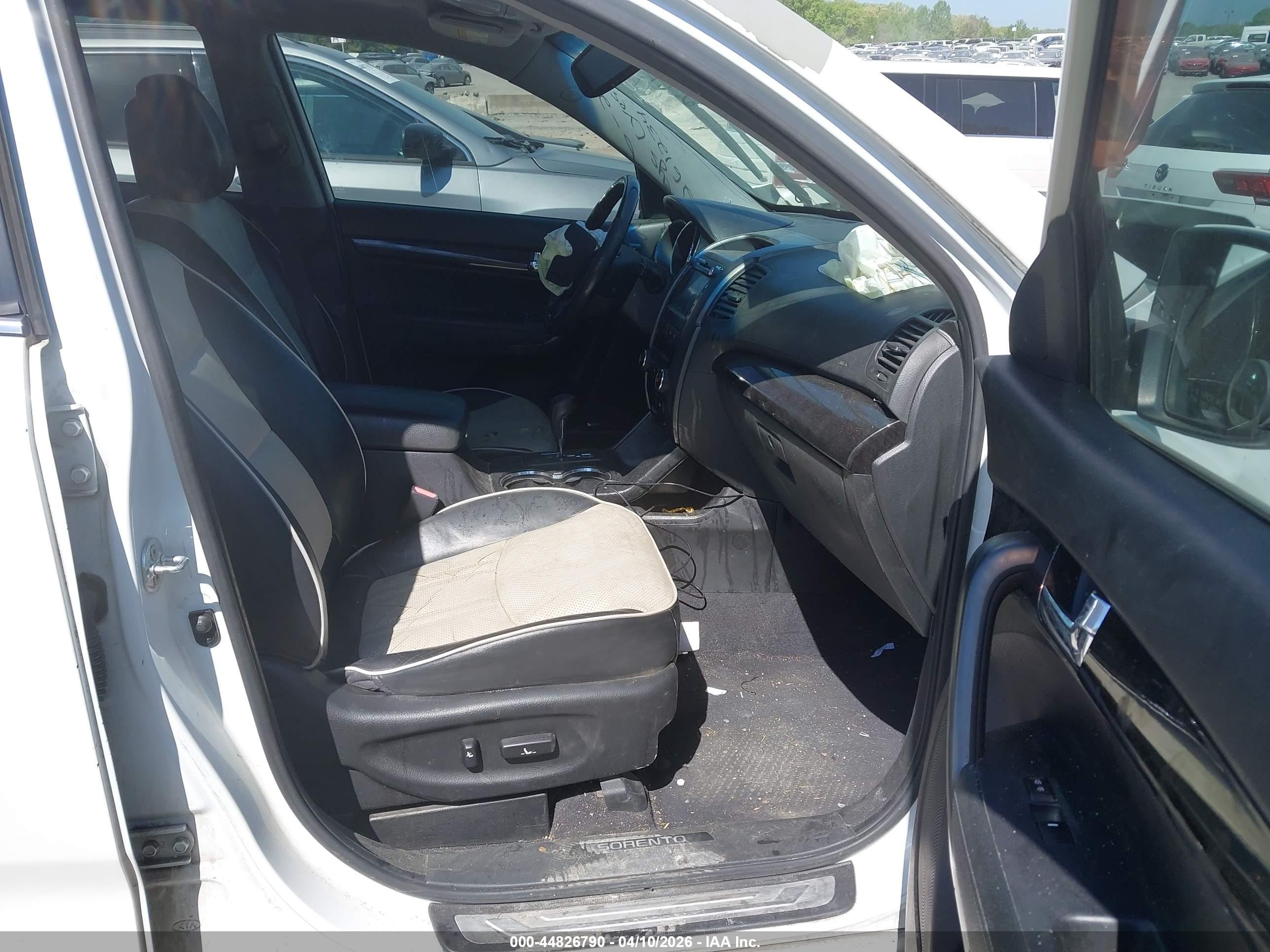 2012 Kia Sorento Sx V6 White vin: 5XYKW4A25CG261234