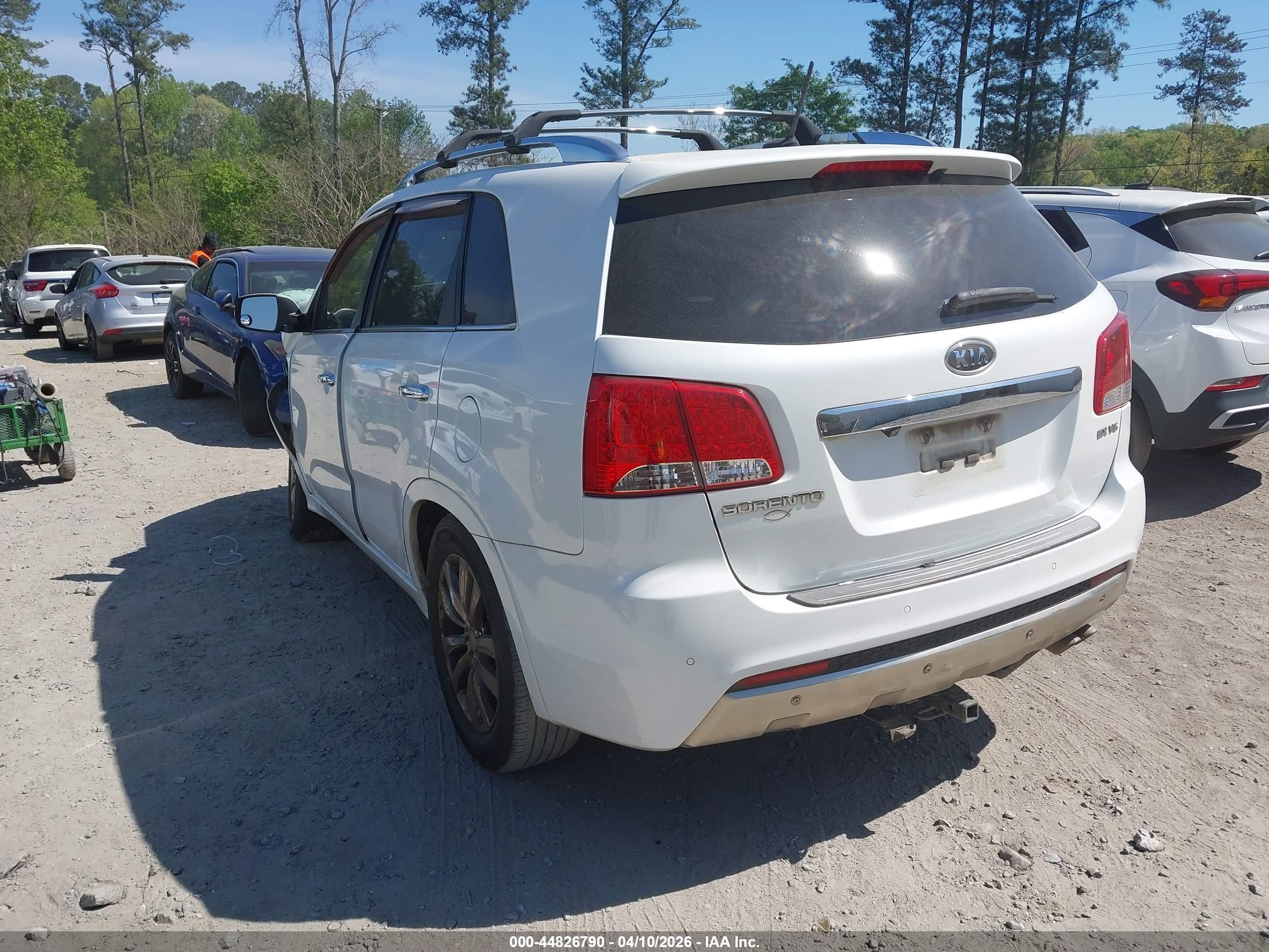 2012 Kia Sorento Sx V6 White vin: 5XYKW4A25CG261234