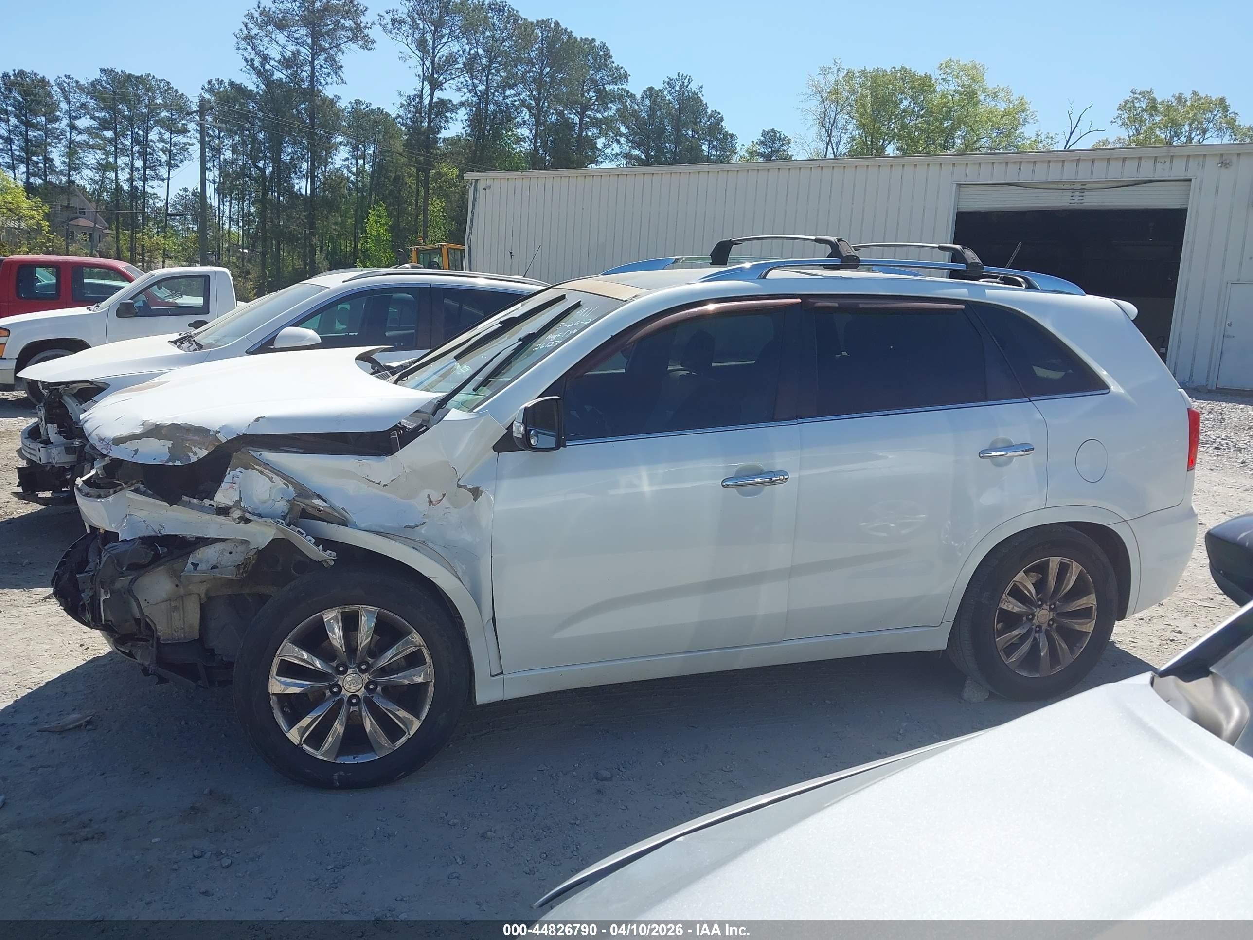 2012 Kia Sorento Sx V6 White vin: 5XYKW4A25CG261234