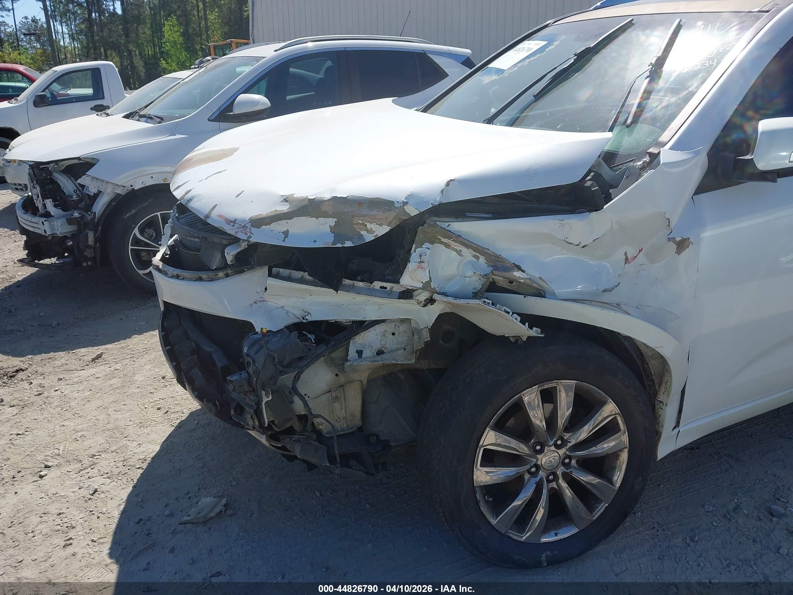 2012 Kia Sorento Sx V6 White vin: 5XYKW4A25CG261234