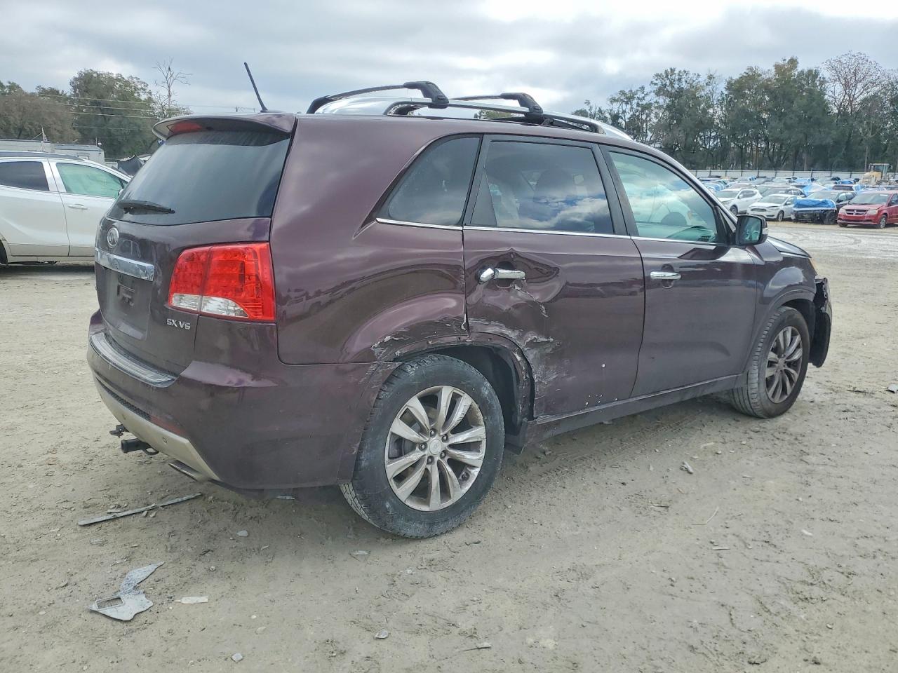 2012 Kia Sorento Maroon vin: 5XYKW4A25CG265820